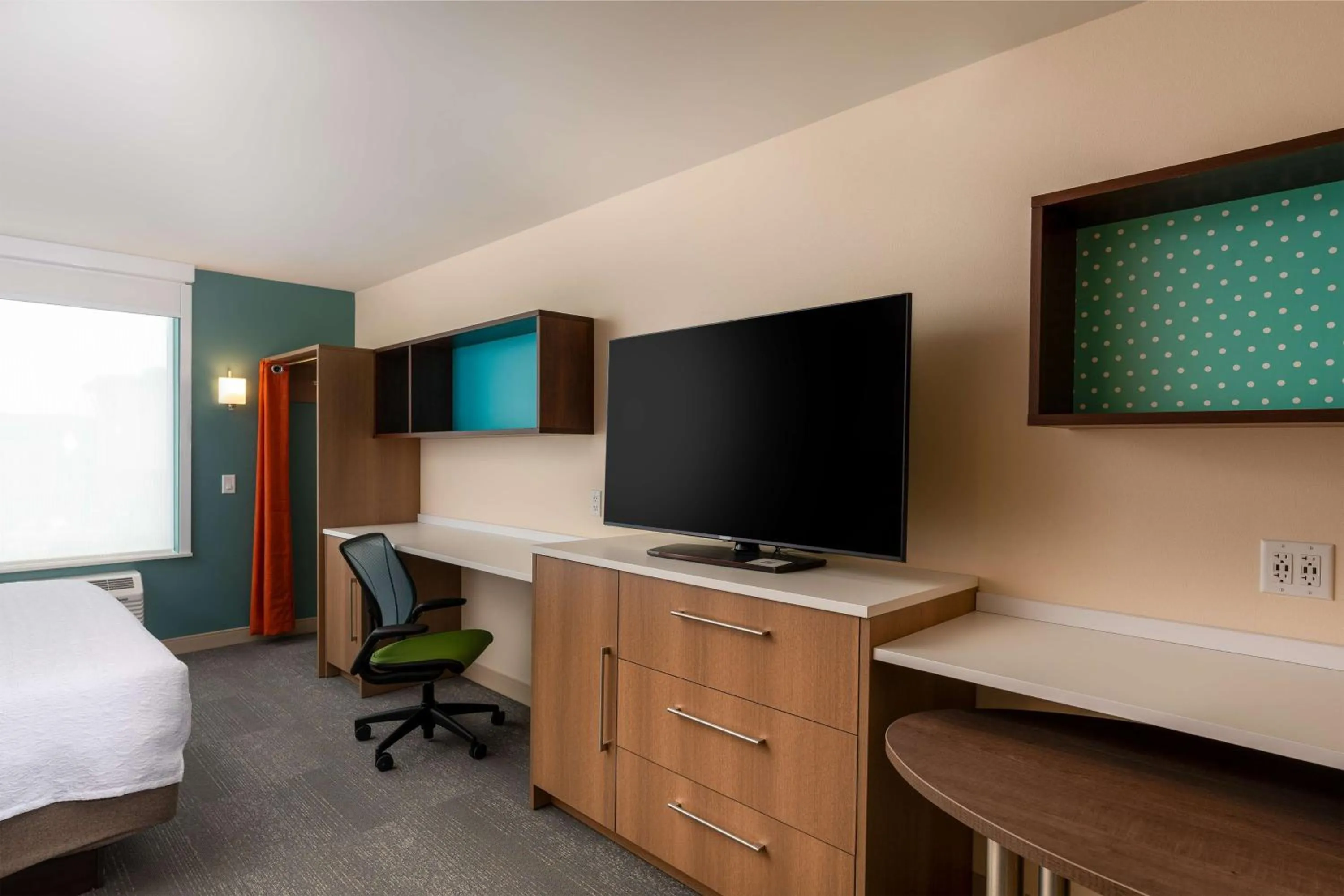 Bed in Home2 Suites by Hilton Bozeman Midtown