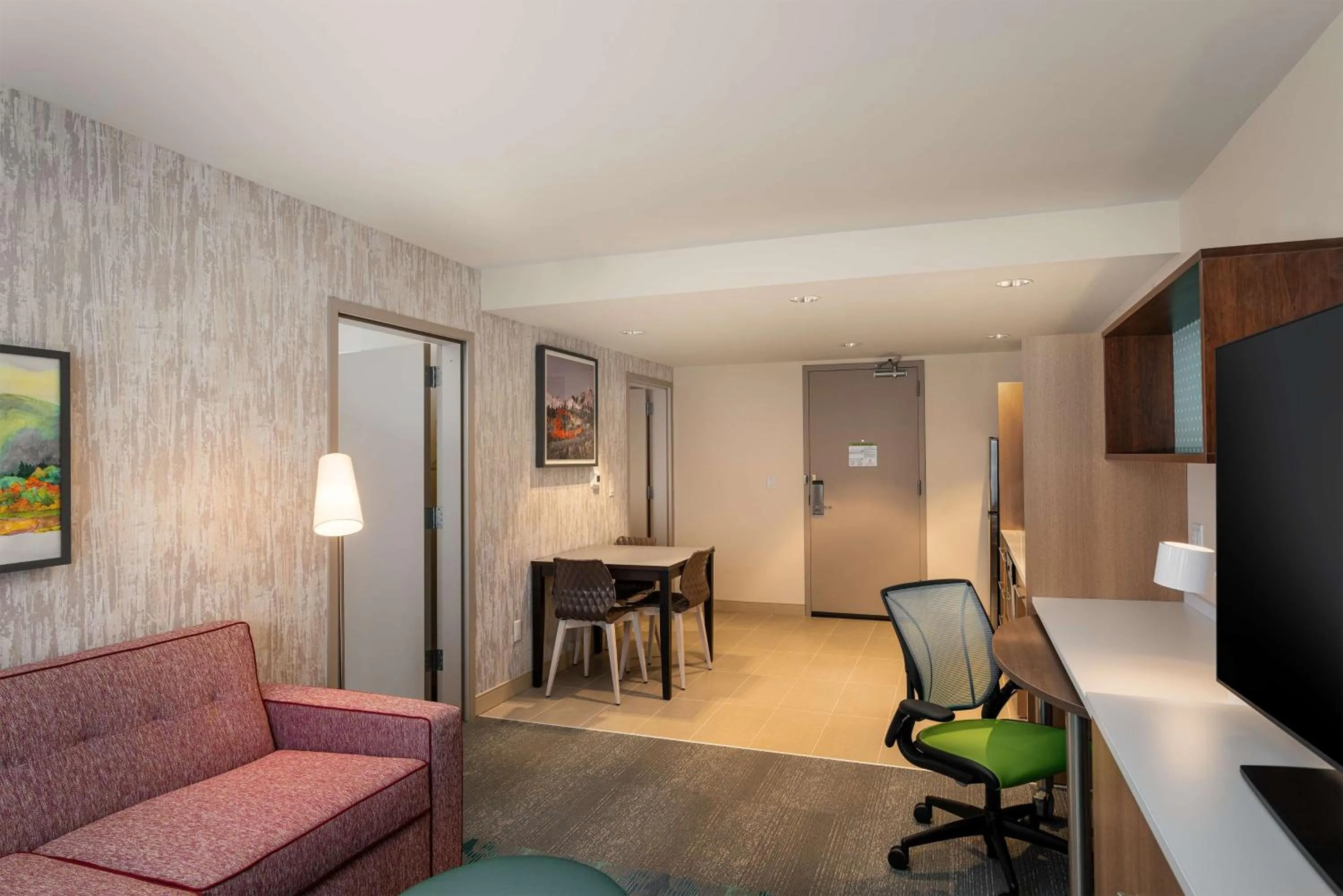 Living room in Home2 Suites by Hilton Bozeman Midtown