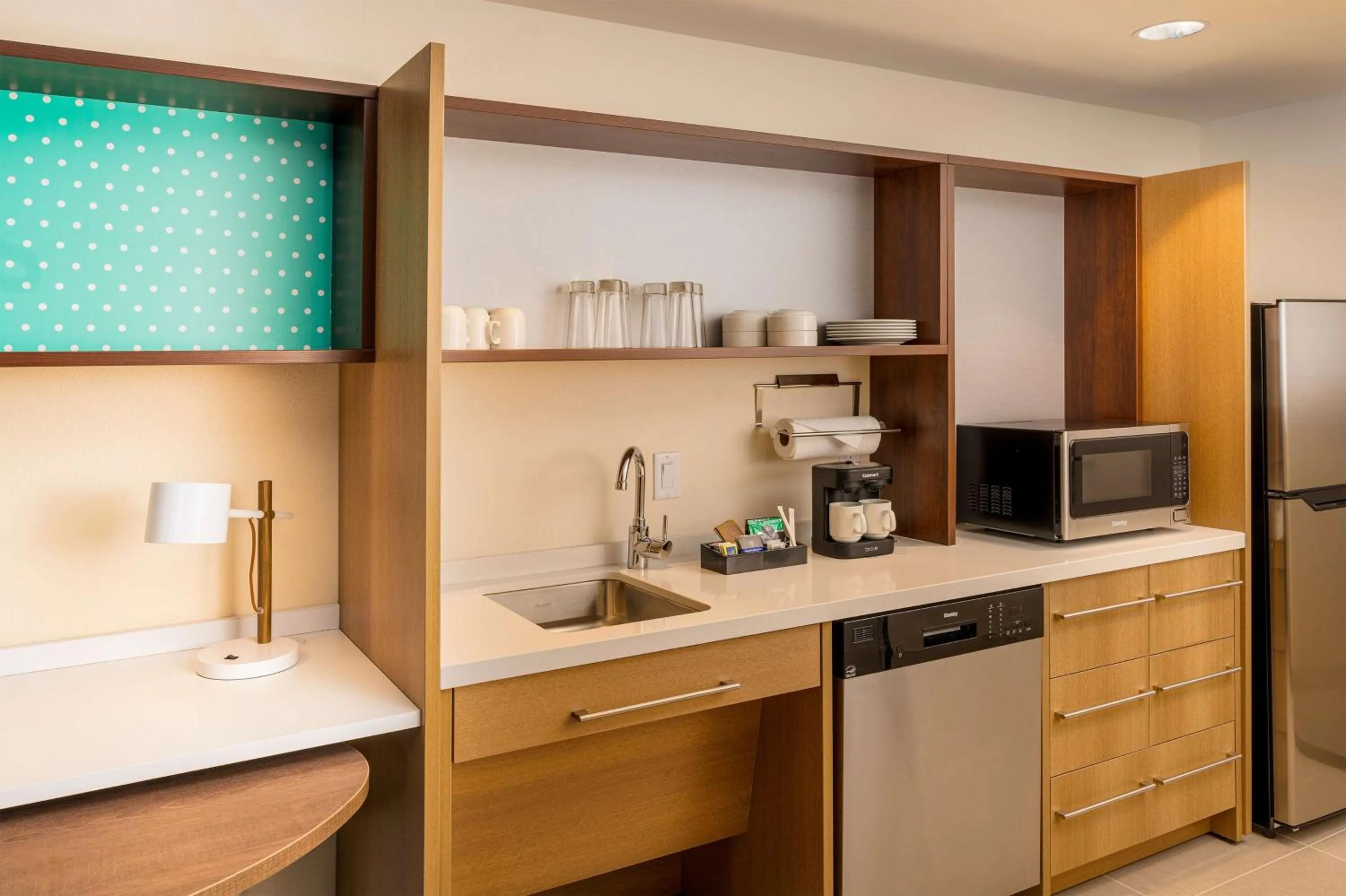 Kitchen or kitchenette in Home2 Suites by Hilton Bozeman Midtown