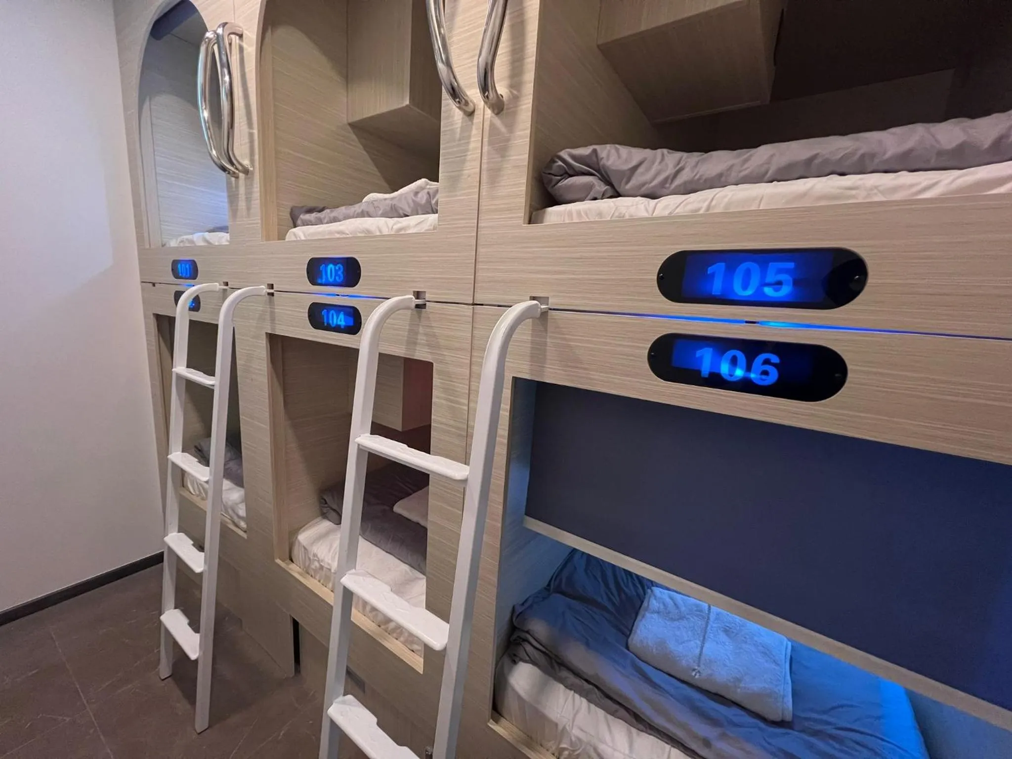 Bed in Coller Chinatown