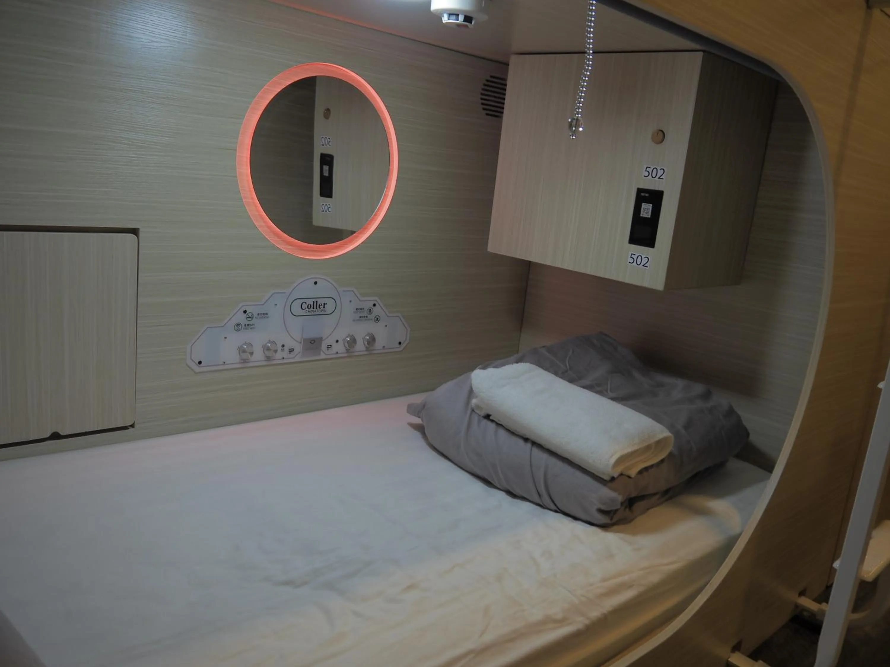 Bed in Coller Chinatown