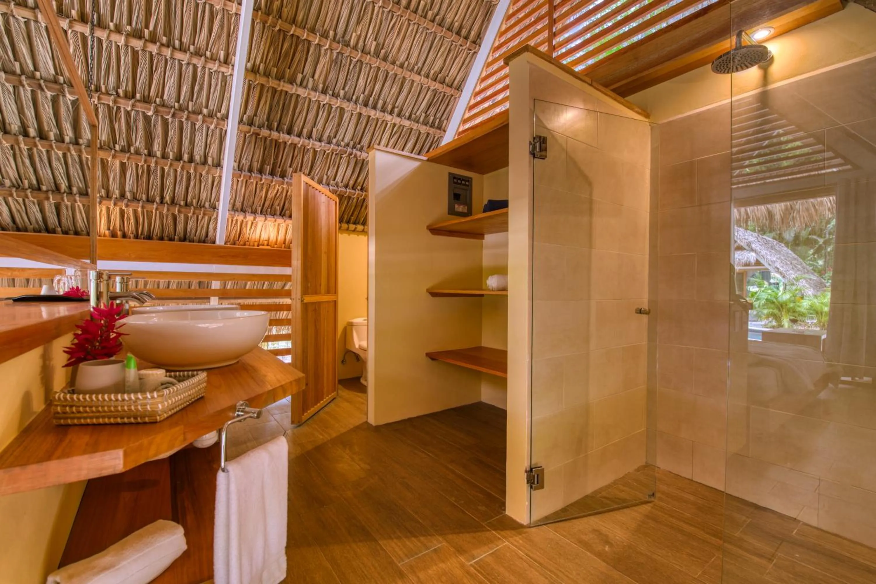 Bathroom in Hotel Shawandha Costa Rica