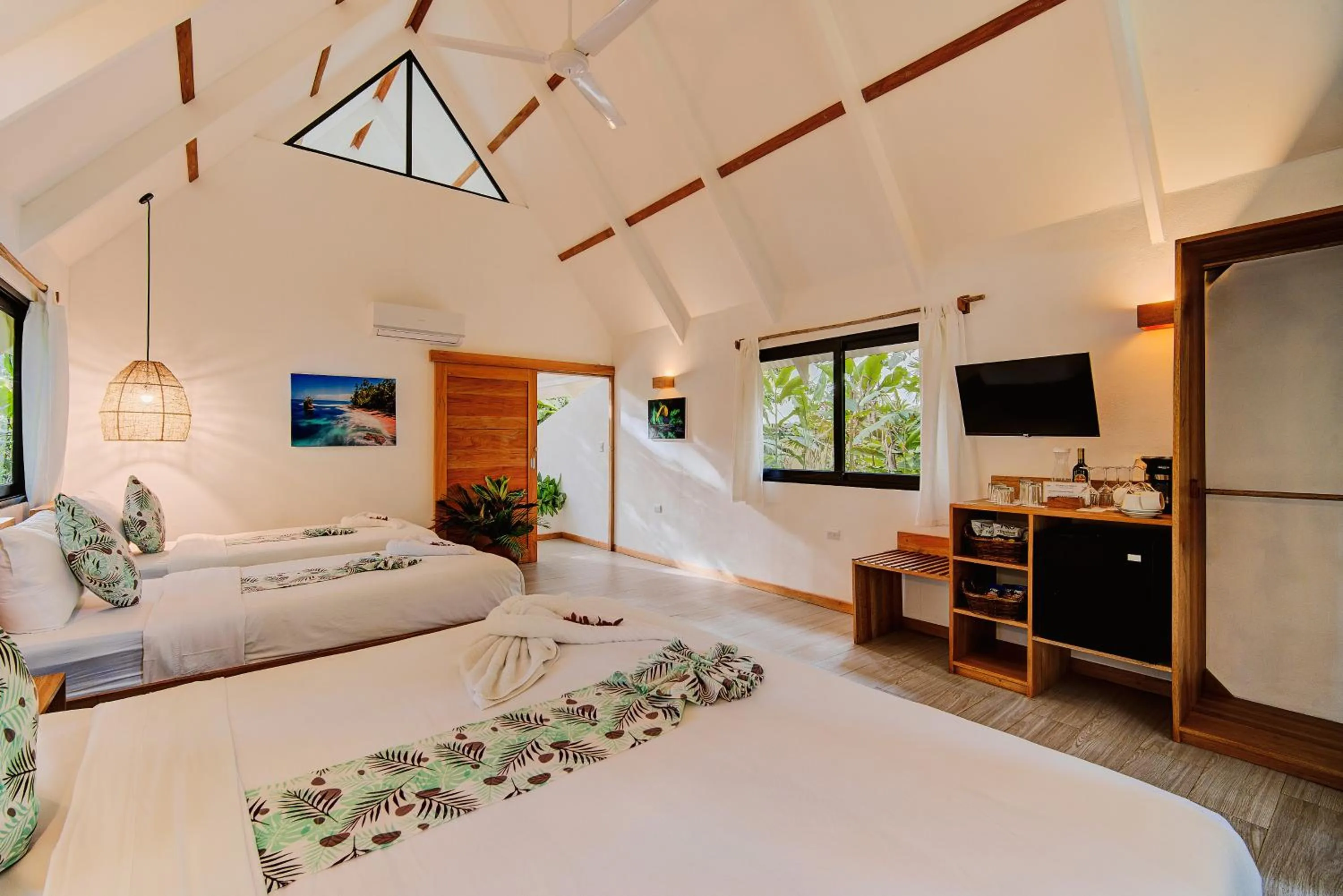 Bed in Hotel Shawandha Costa Rica