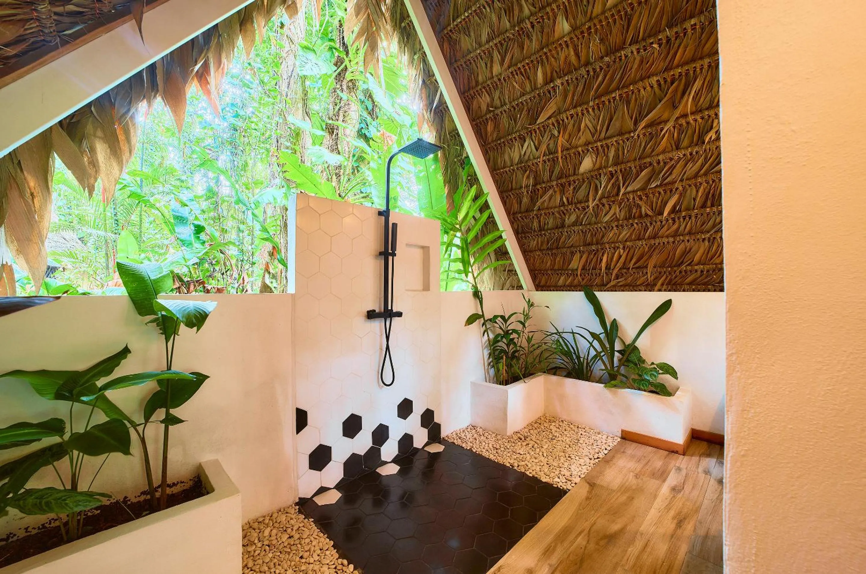 Bathroom in Hotel Shawandha Costa Rica