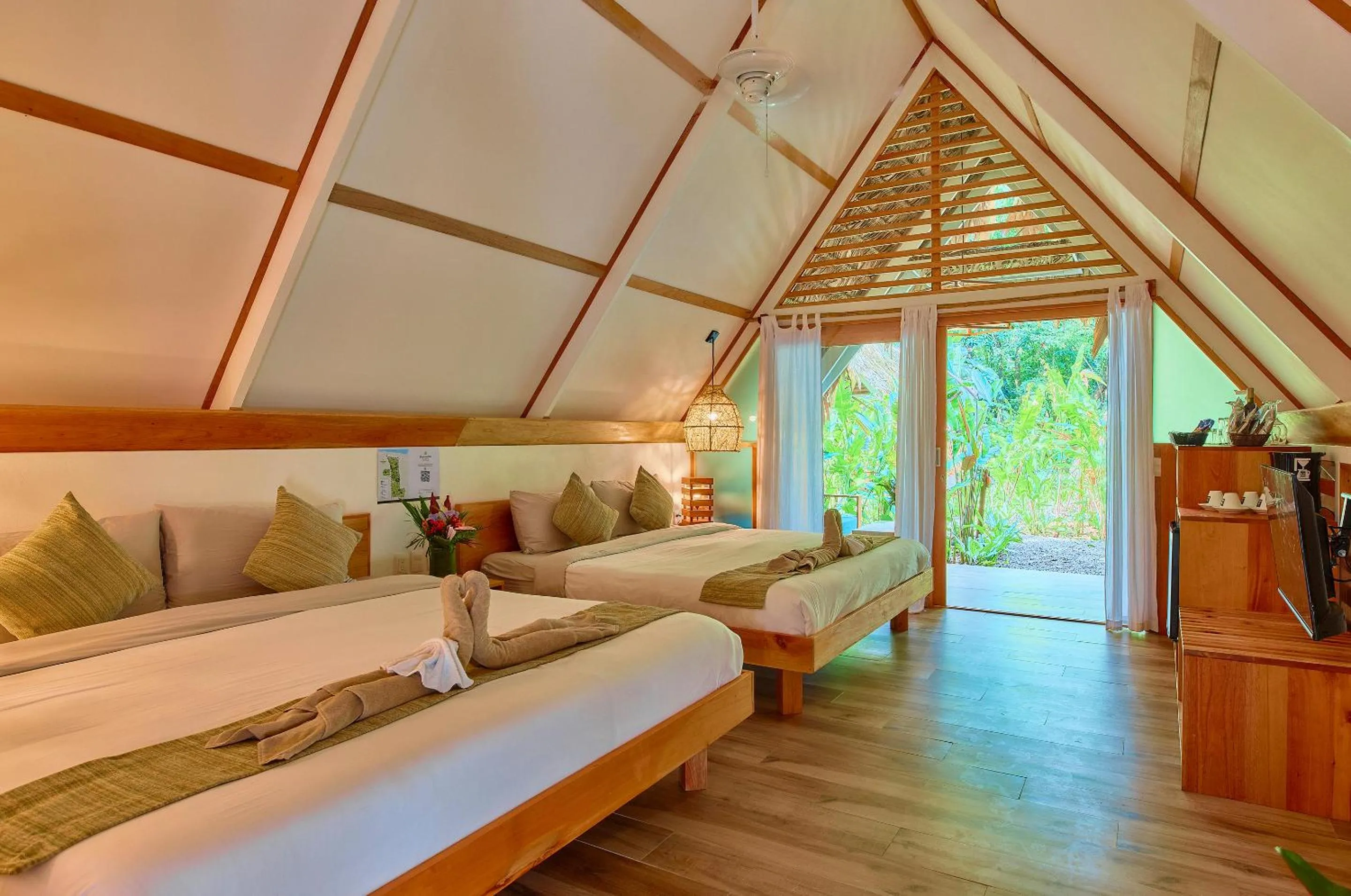 Bed in Hotel Shawandha Costa Rica