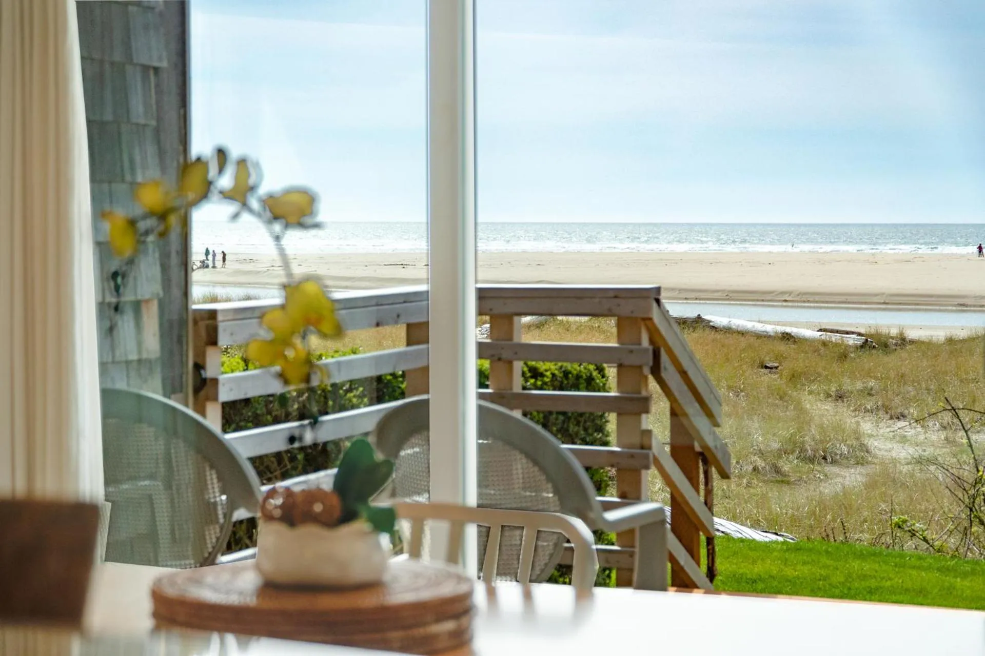 Kitchen or kitchenette in The Waves