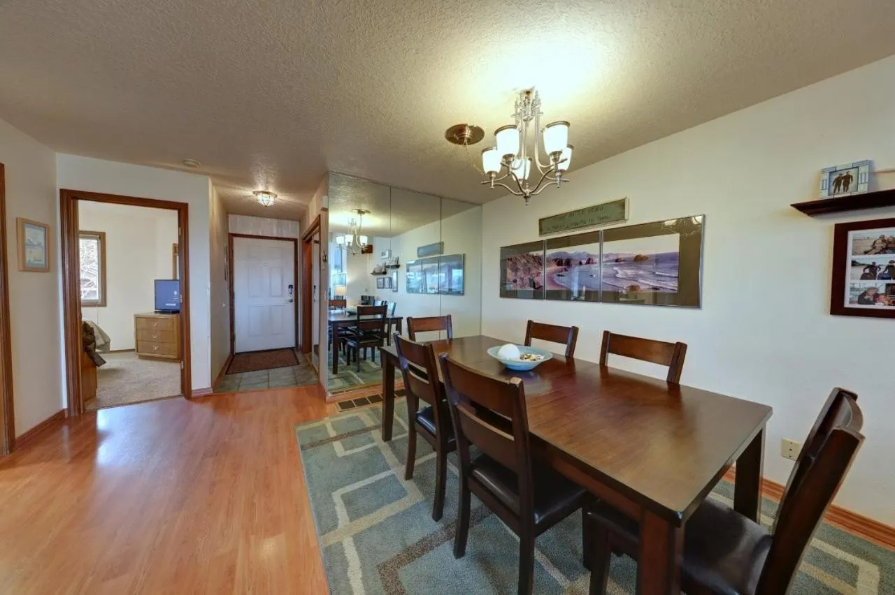 Dining area in The Waves