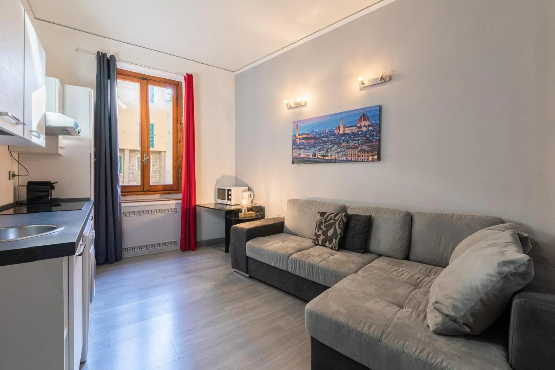 Kitchen or kitchenette in Firenze Rentals Ponte Vecchio Flat