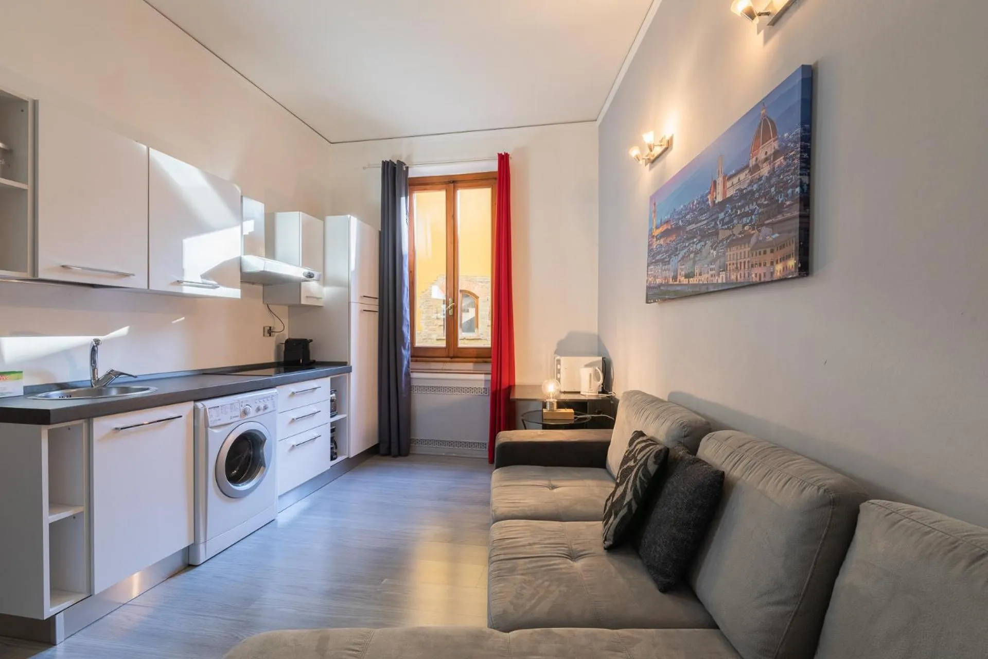 Kitchen or kitchenette in Firenze Rentals Ponte Vecchio Flat