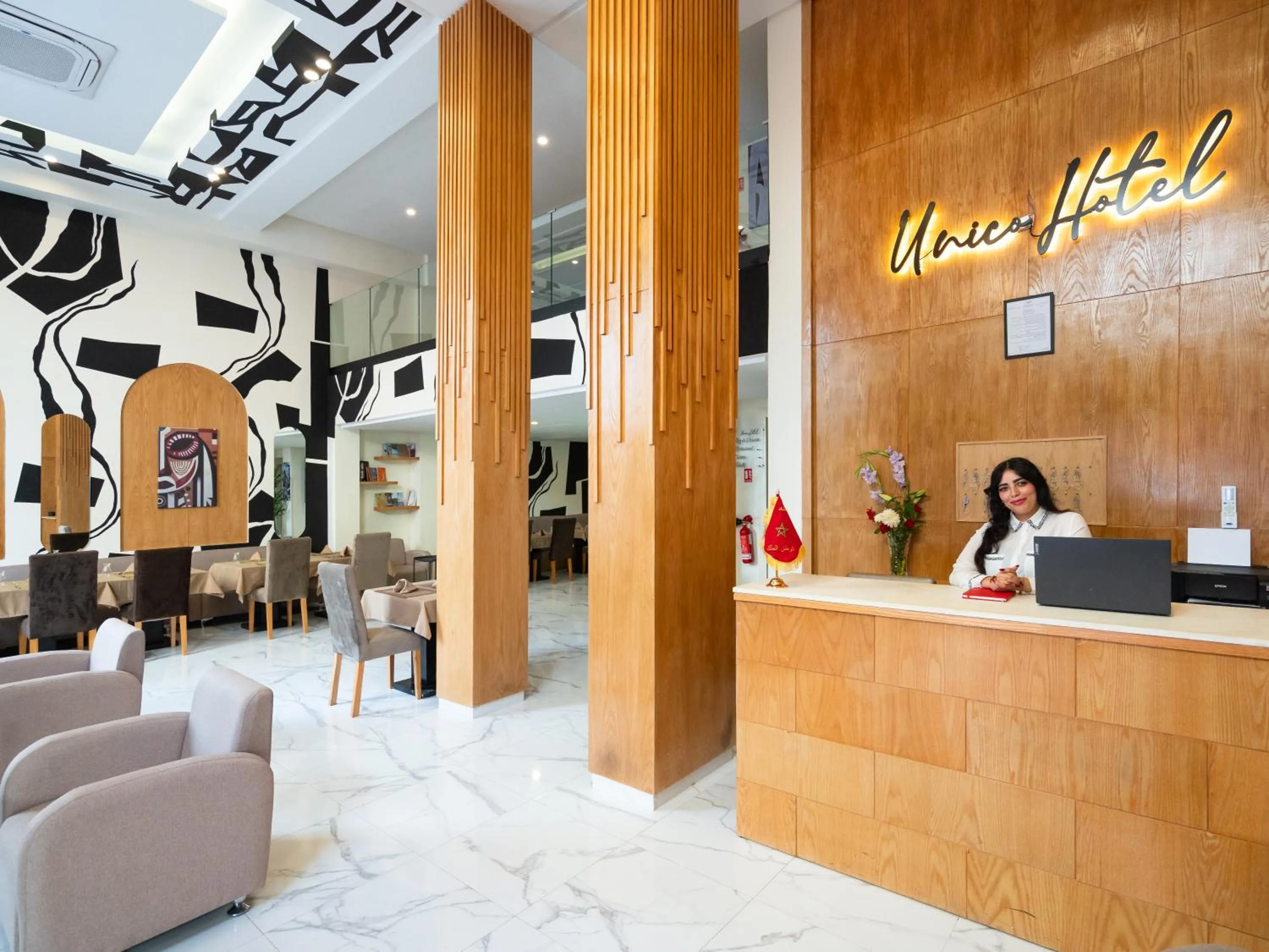 Lobby or reception in Unico Hotel Maarif