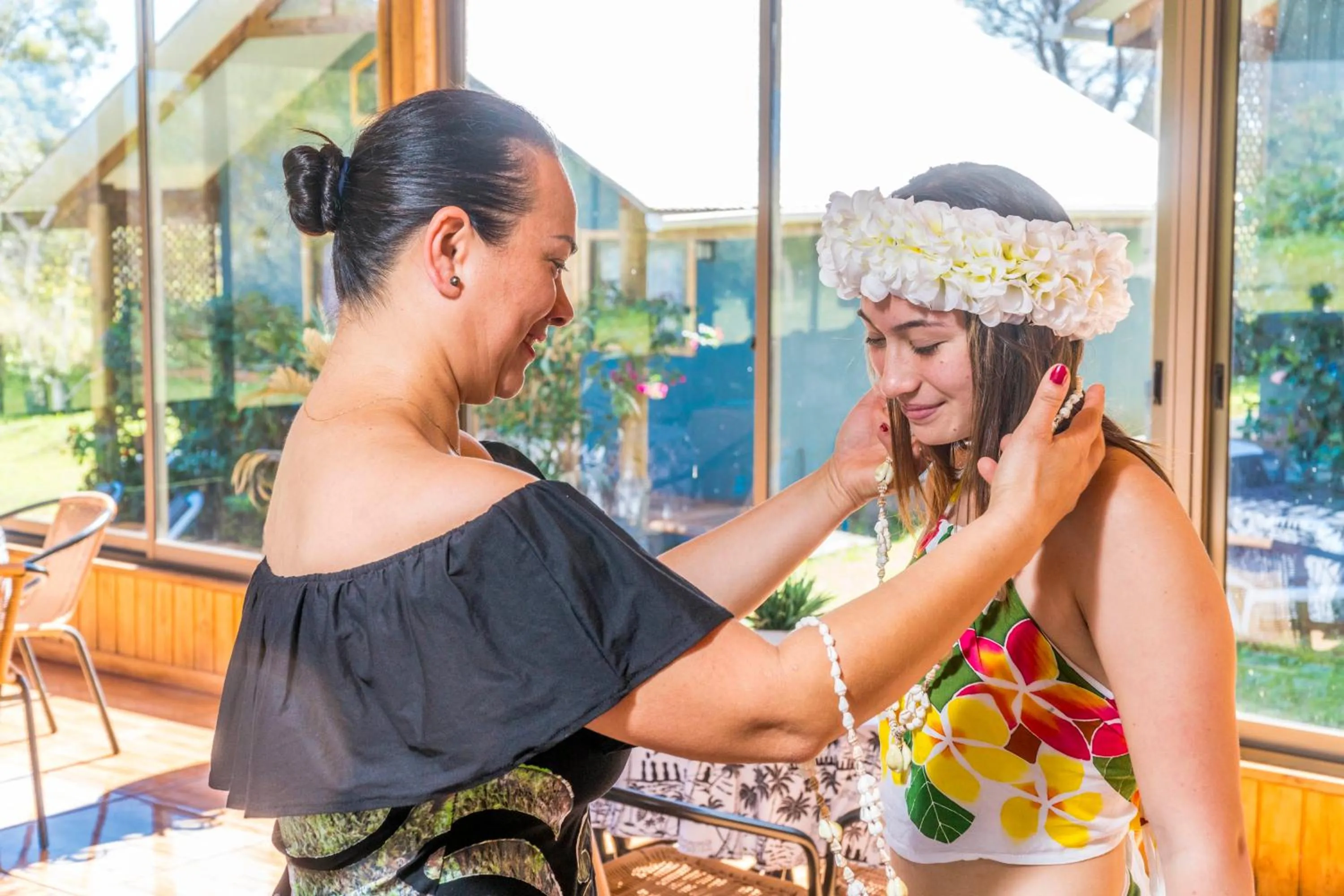 People in Cabañas Henua Iti