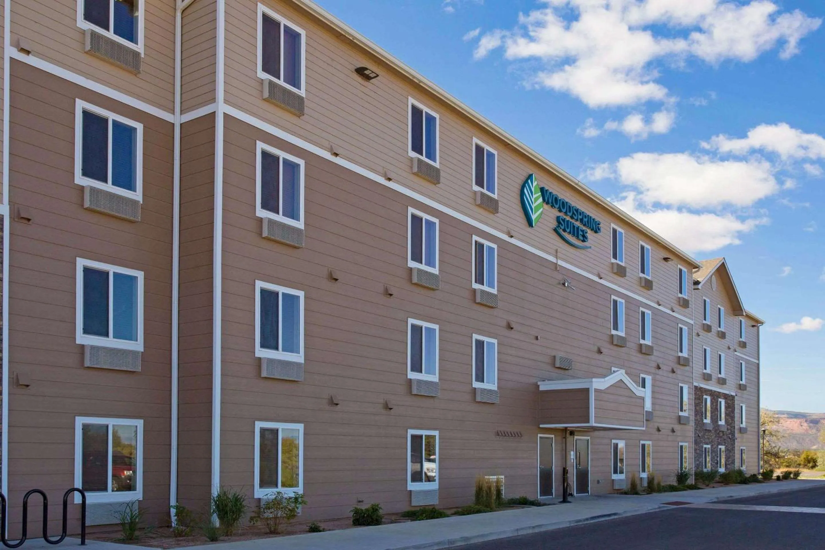 Property building in WoodSpring Suites Grand Junction