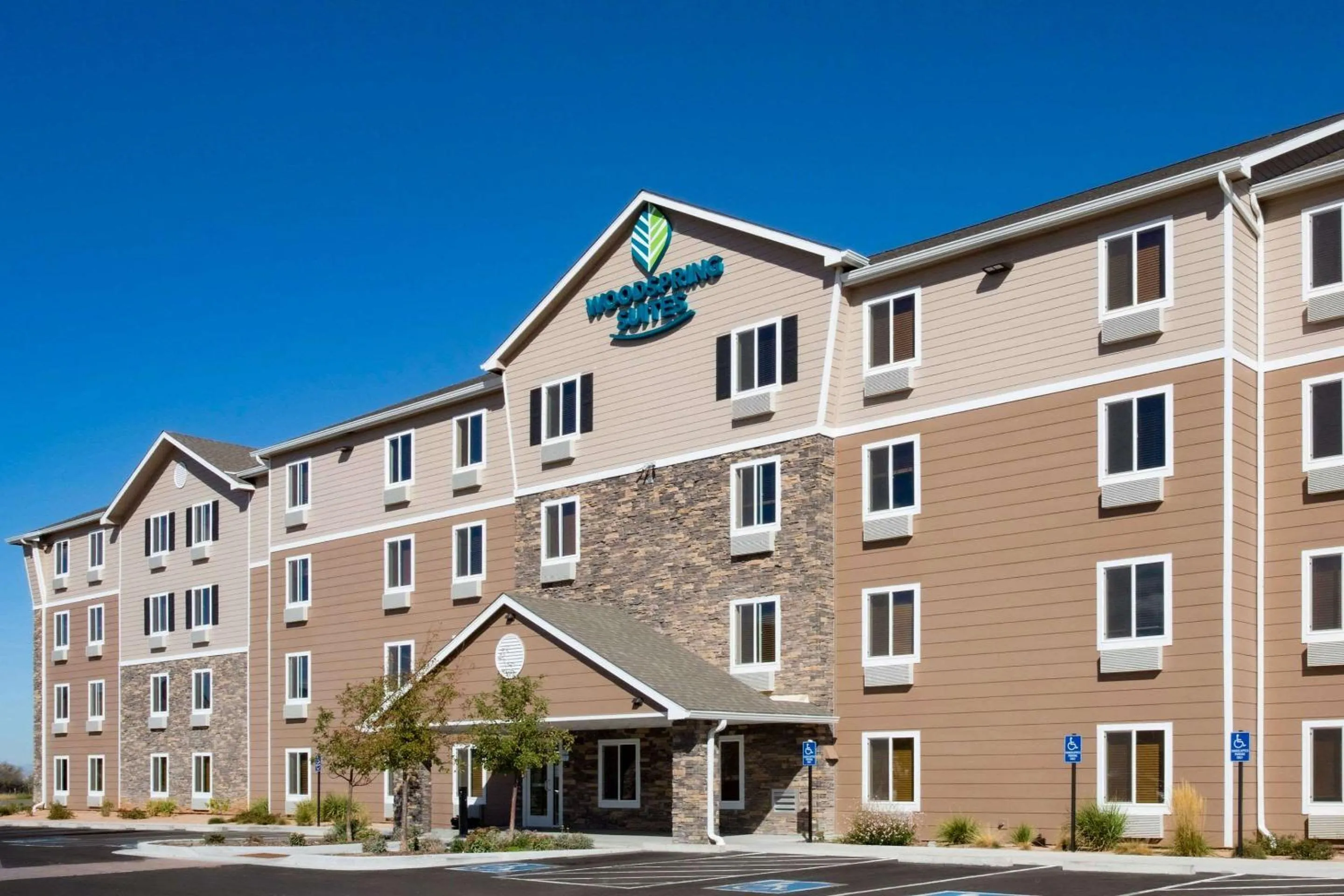 Property building in WoodSpring Suites Grand Junction