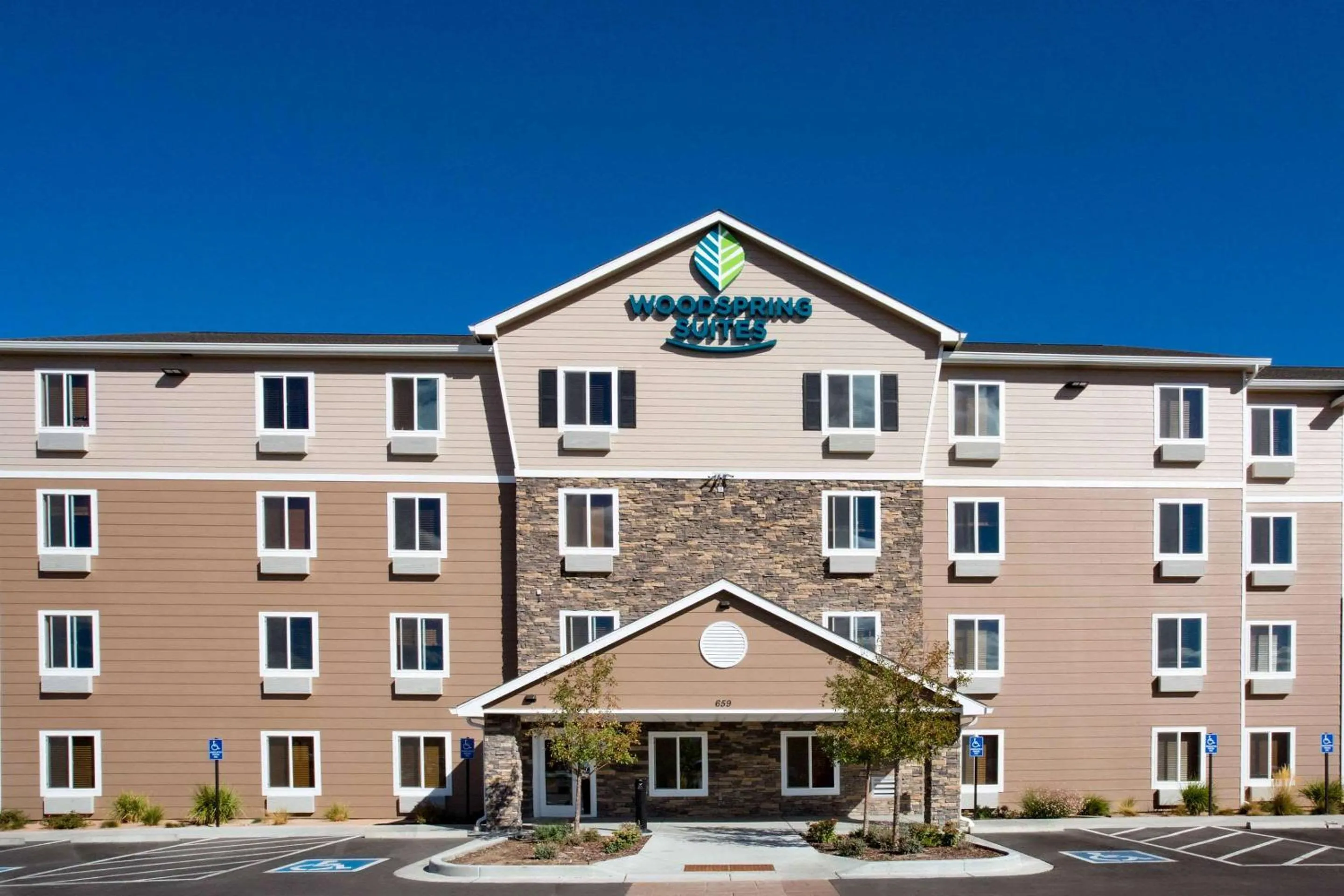 Property building in WoodSpring Suites Grand Junction