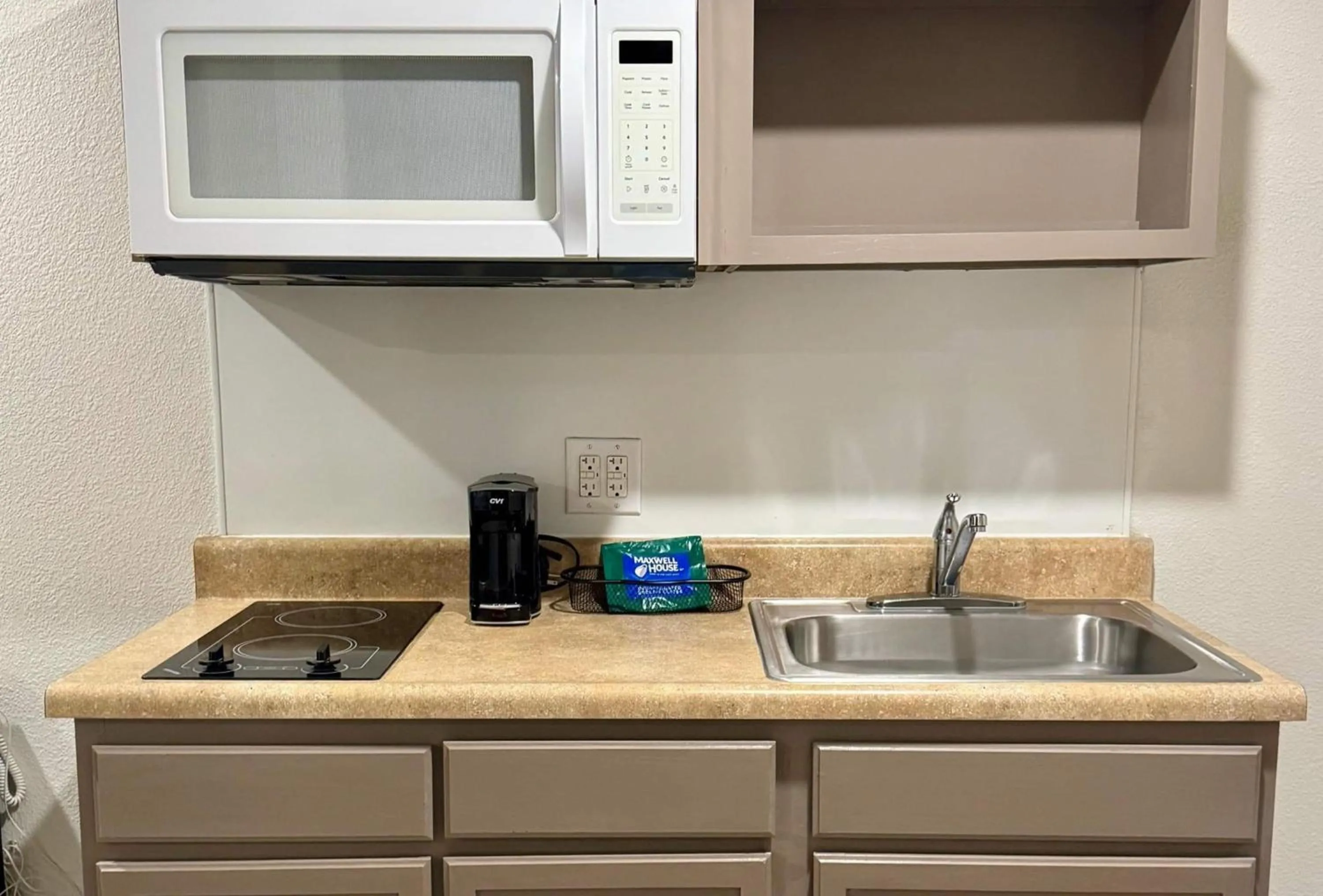 Photo of the whole room in Baymont by Wyndham Dickinson