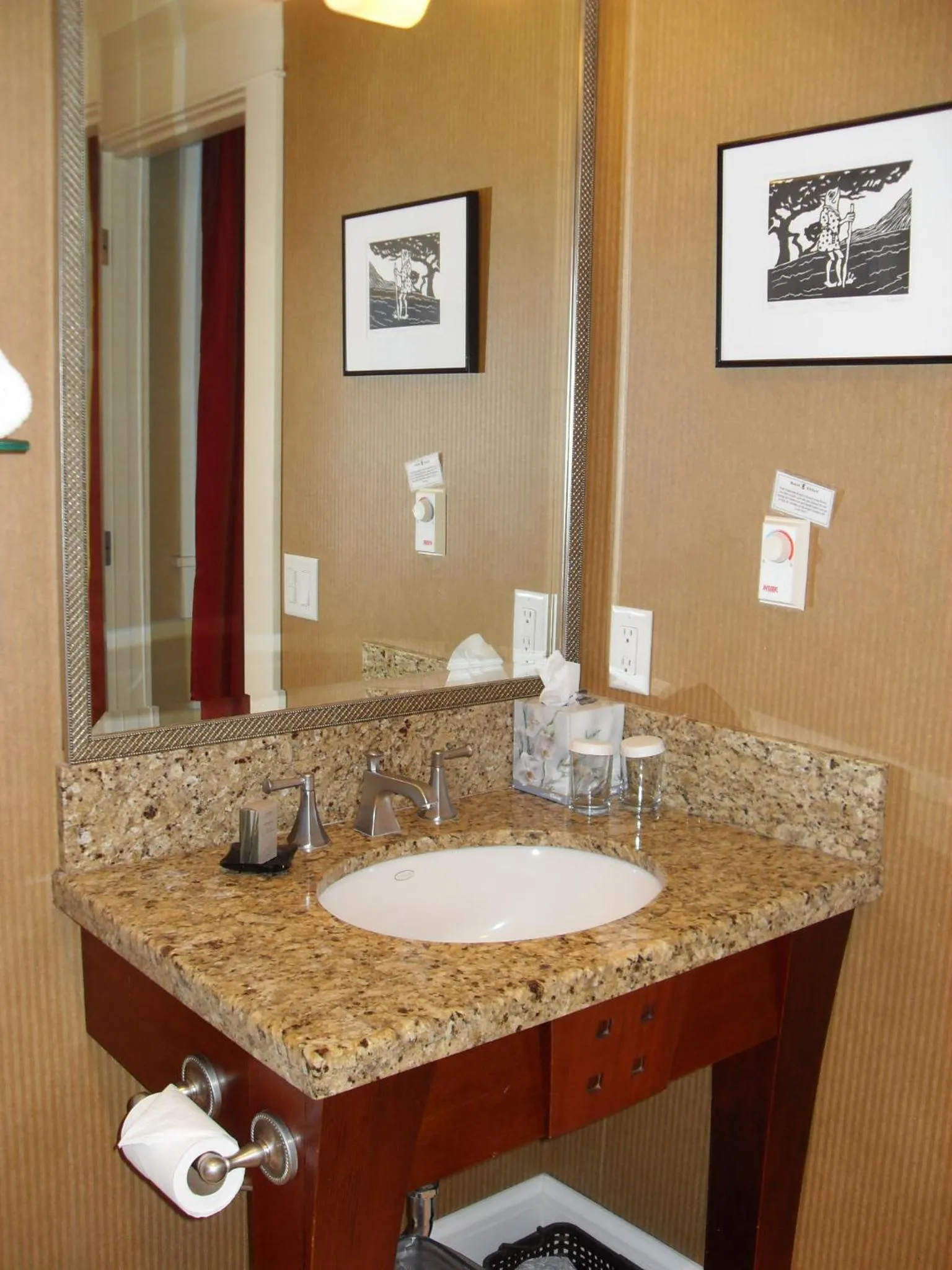 Bathroom in Hotel Elliott