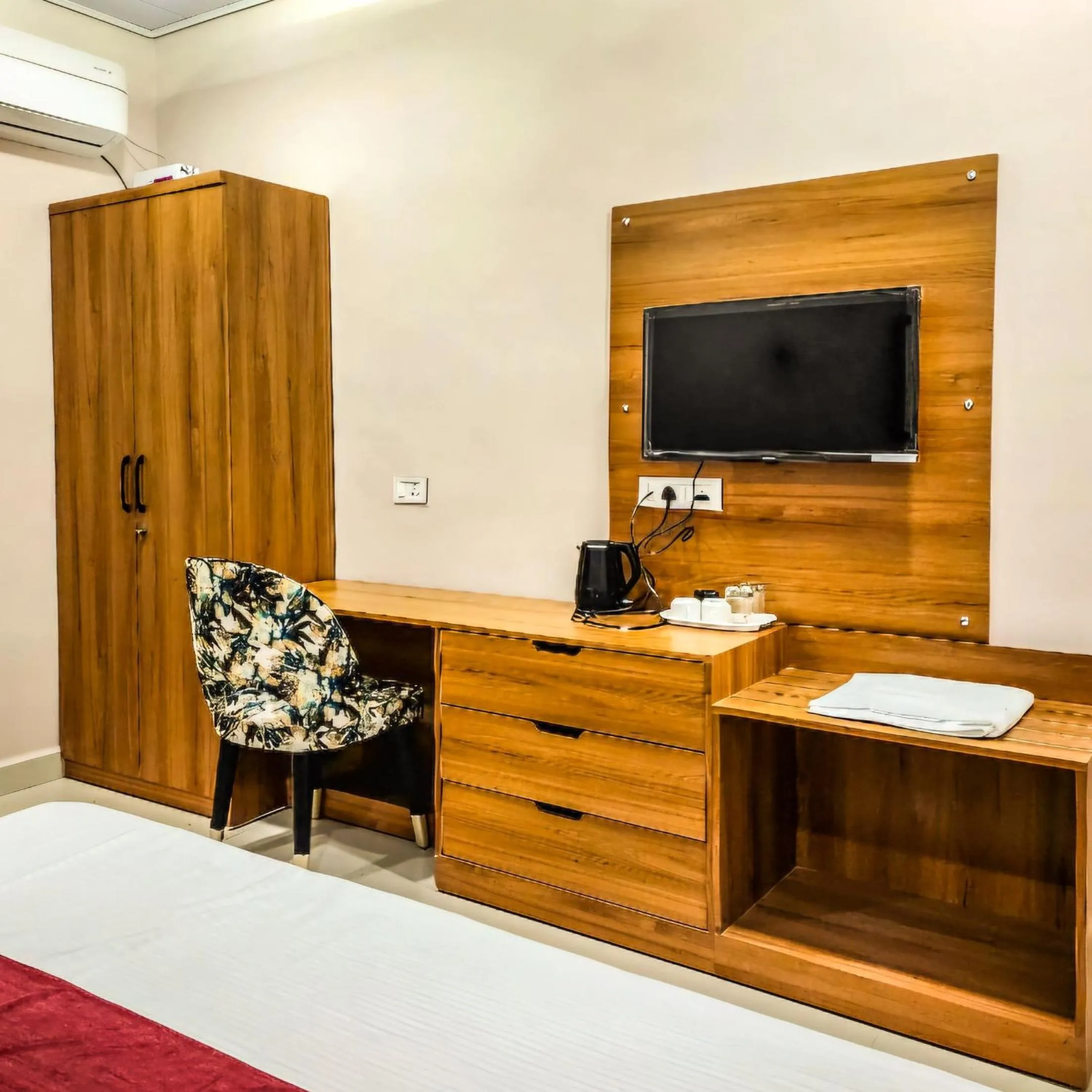 TV and multimedia in Shivani Imperial Hotel & Banquet