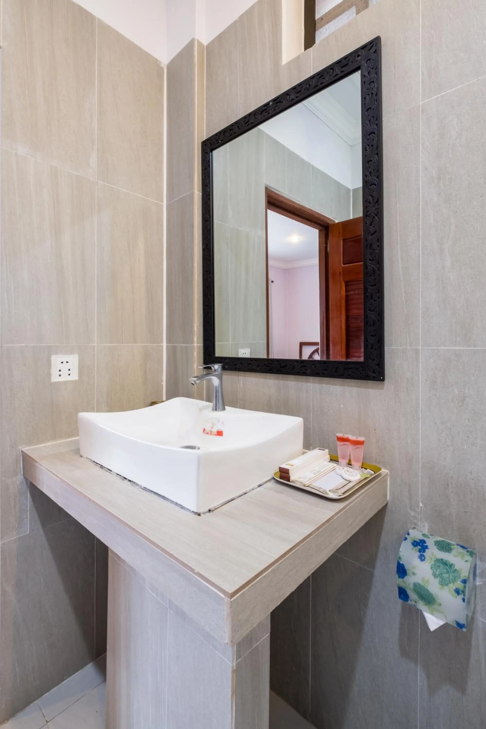 Shower in Kep Bungalows