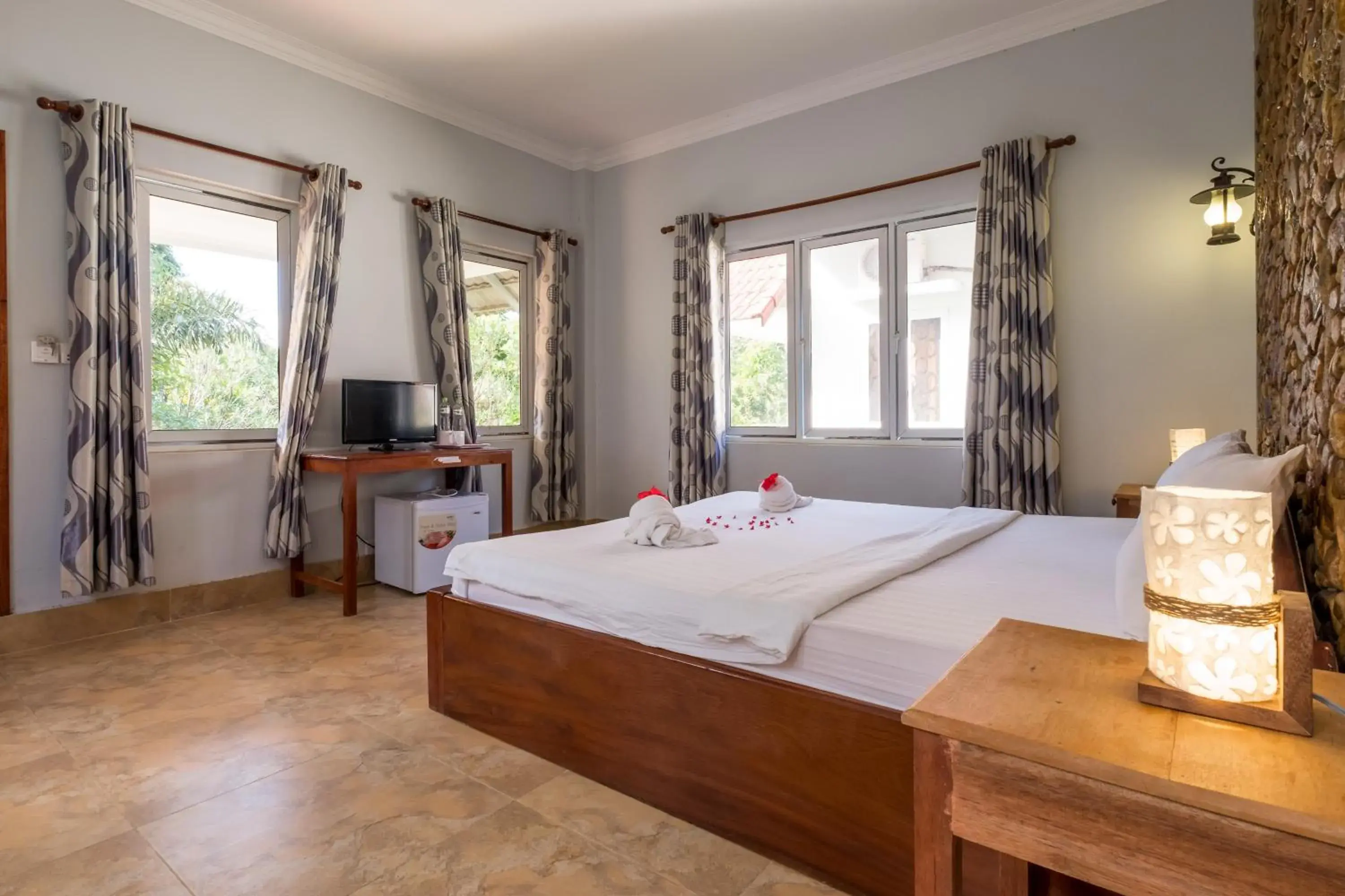 Deluxe Double Bungalow with Mountain View in Kep Bungalows Deluxe Double Bungalow with Mountain View in Kep Bungalows