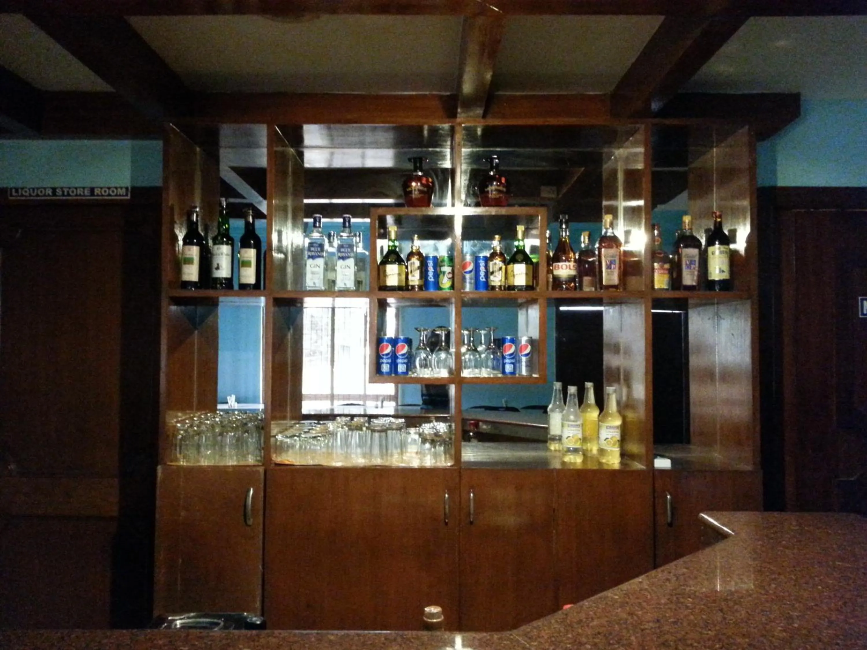Paramount Inn