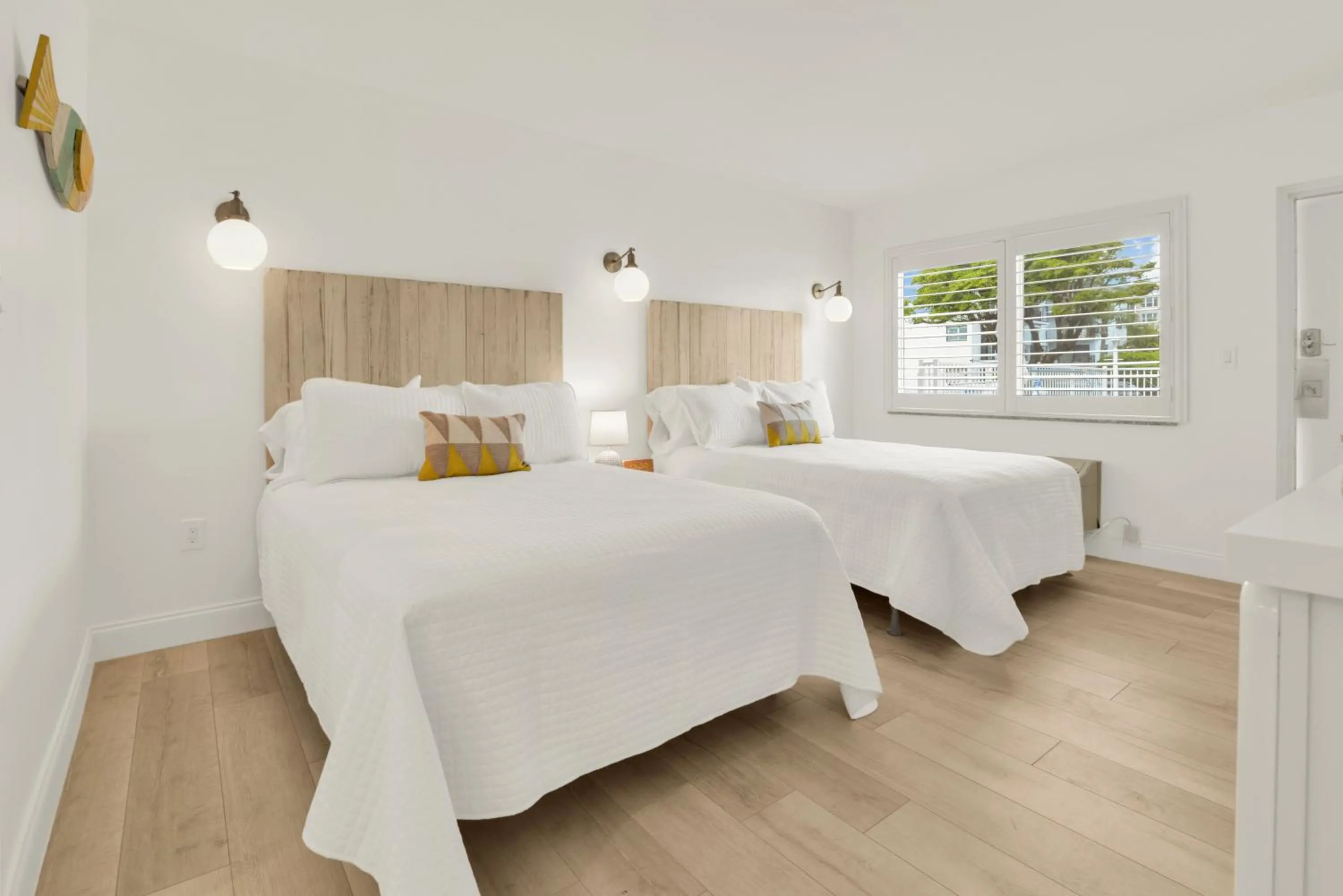 Bedroom, Bed in The Shores Hotel