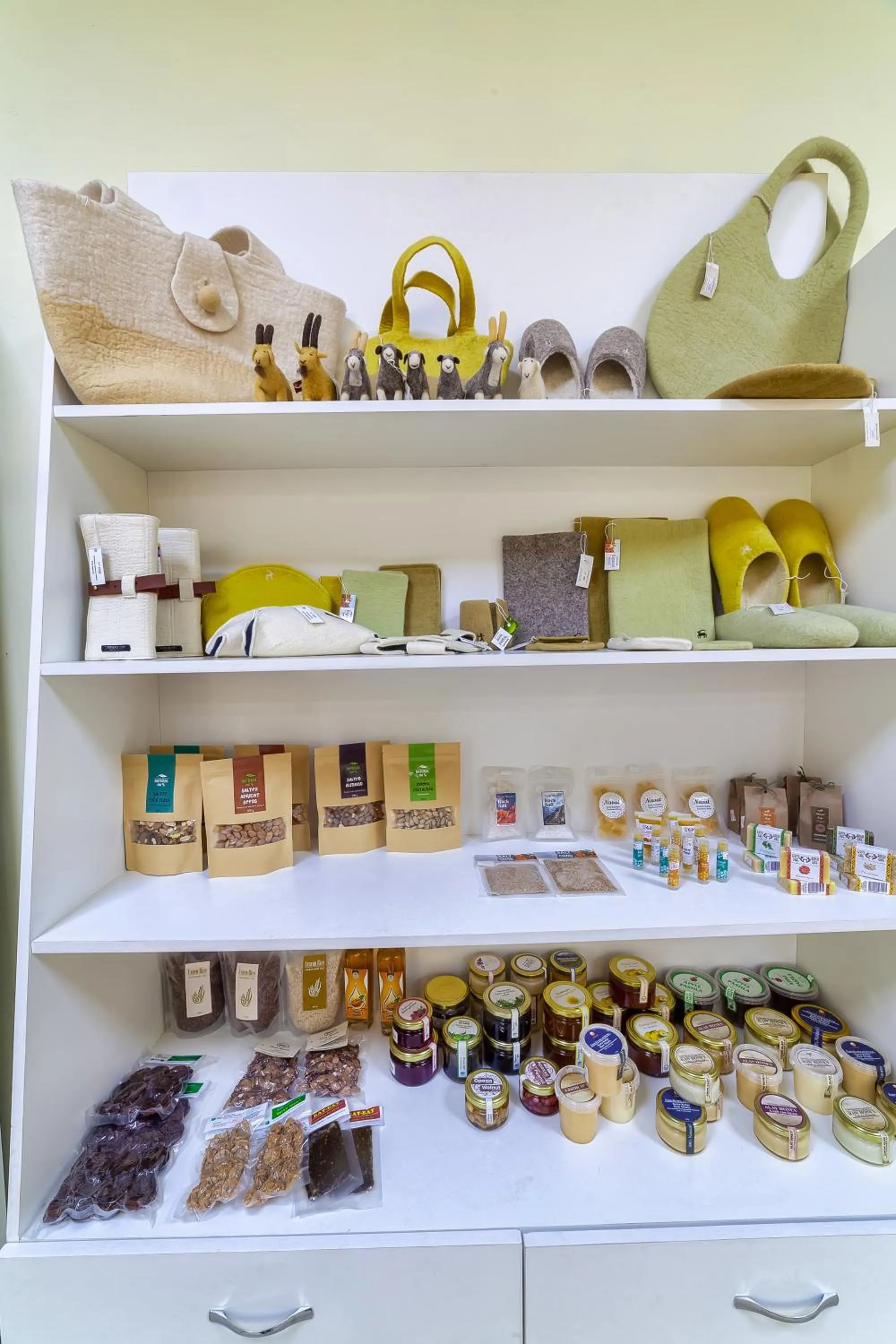 Communal lounge/ TV room in TES Hotel