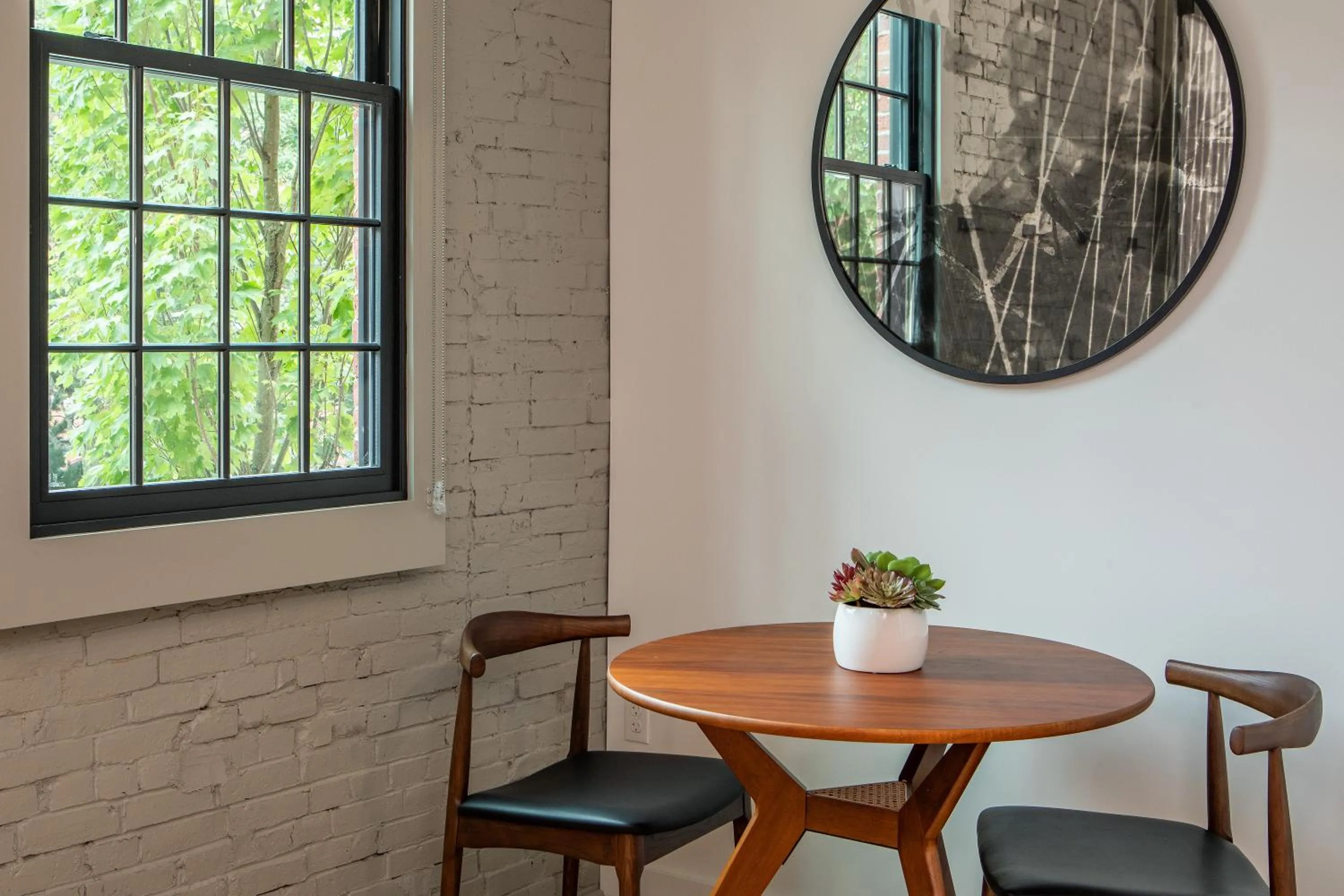 Dining area in The Weldon Hotel
