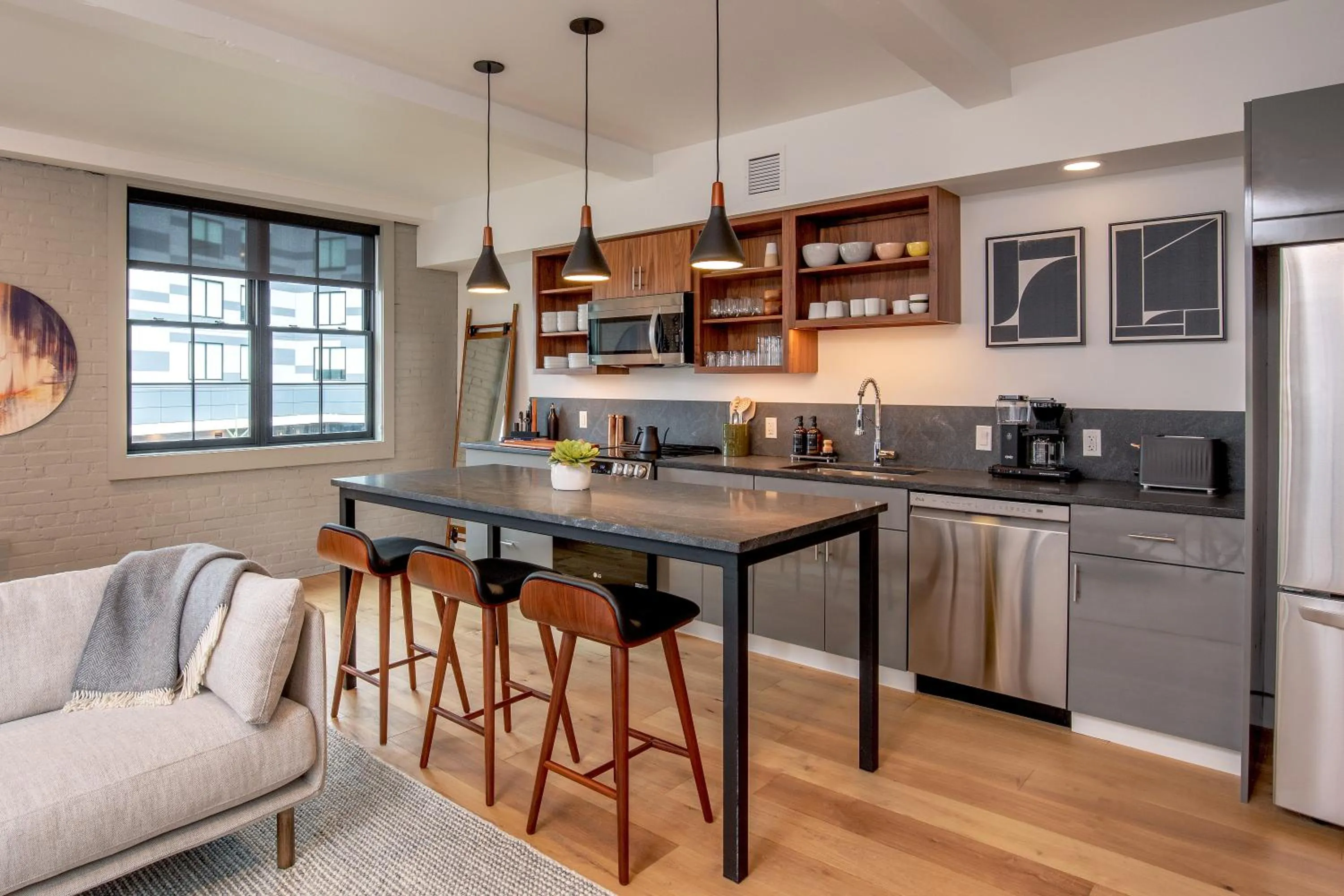 Coffee/tea facilities in The Weldon Hotel