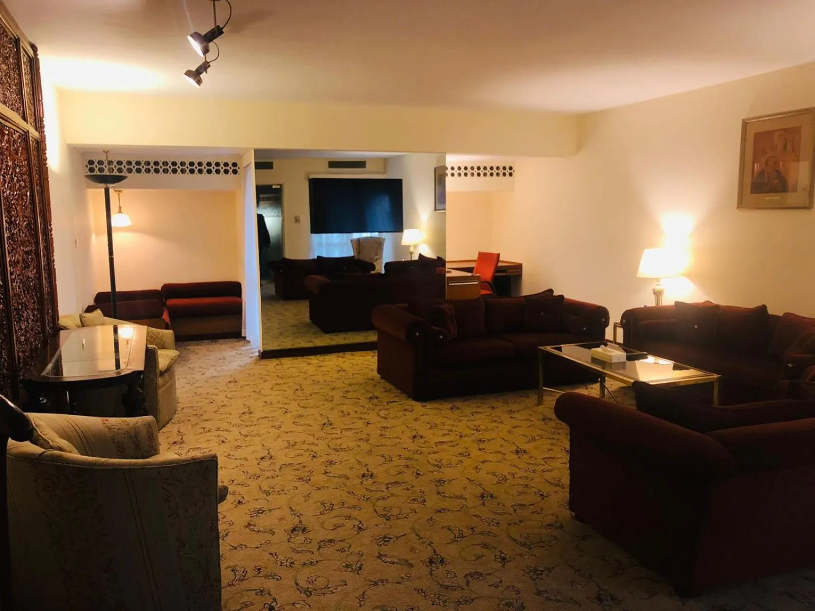 Living room in Avari Lahore Hotel