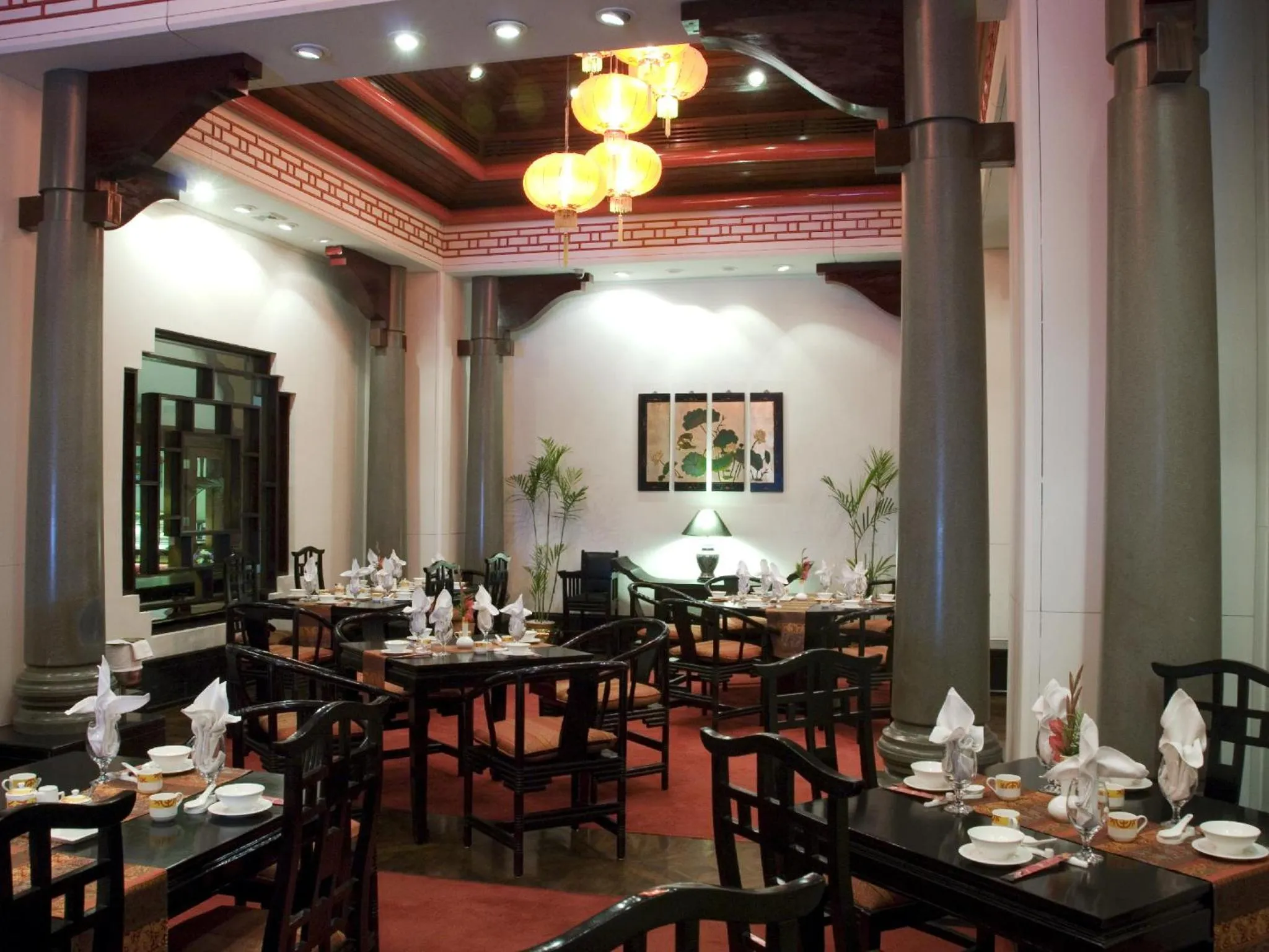Restaurant/places to eat in Avari Lahore Hotel