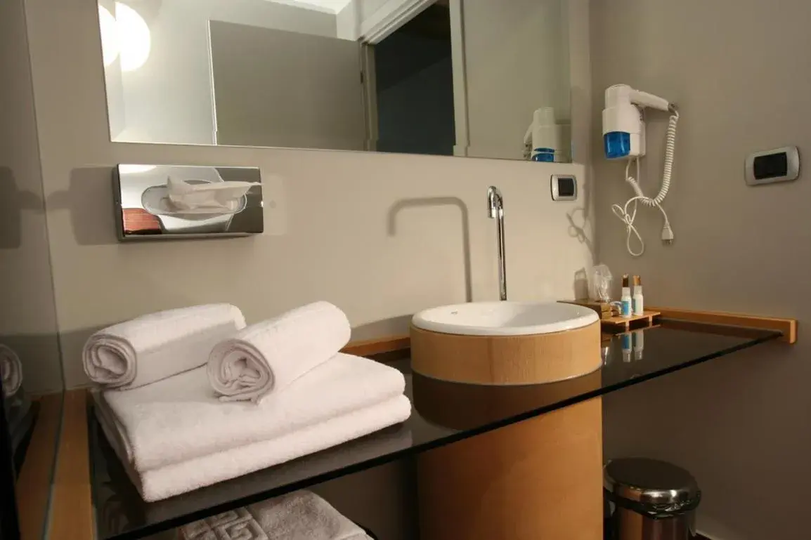 Classic Triple Room in Admiral Park Hotel by Falco D'Oro Hotels Classic Triple Room in Admiral Park Hotel by Falco D'Oro Hotels