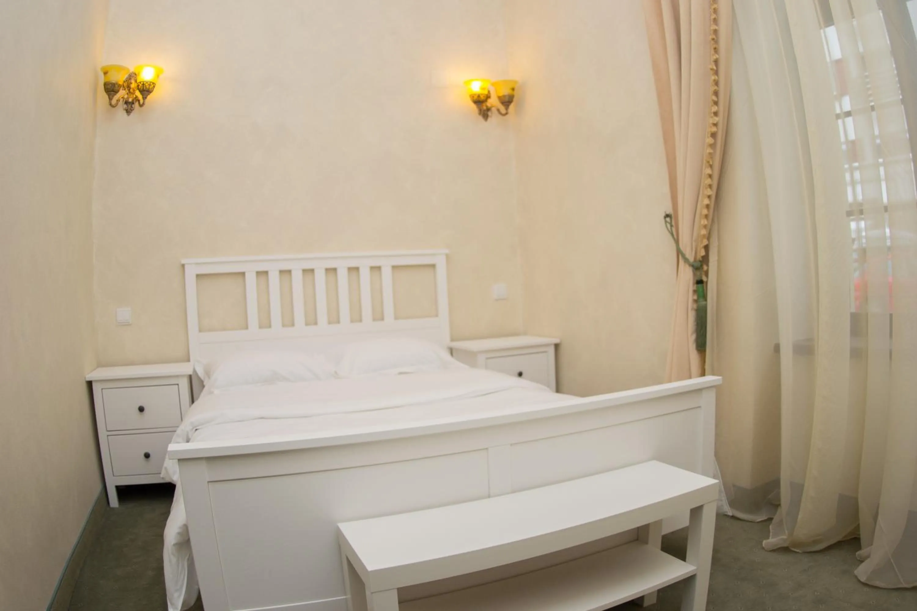 Bathroom, Bed in Regal 1880