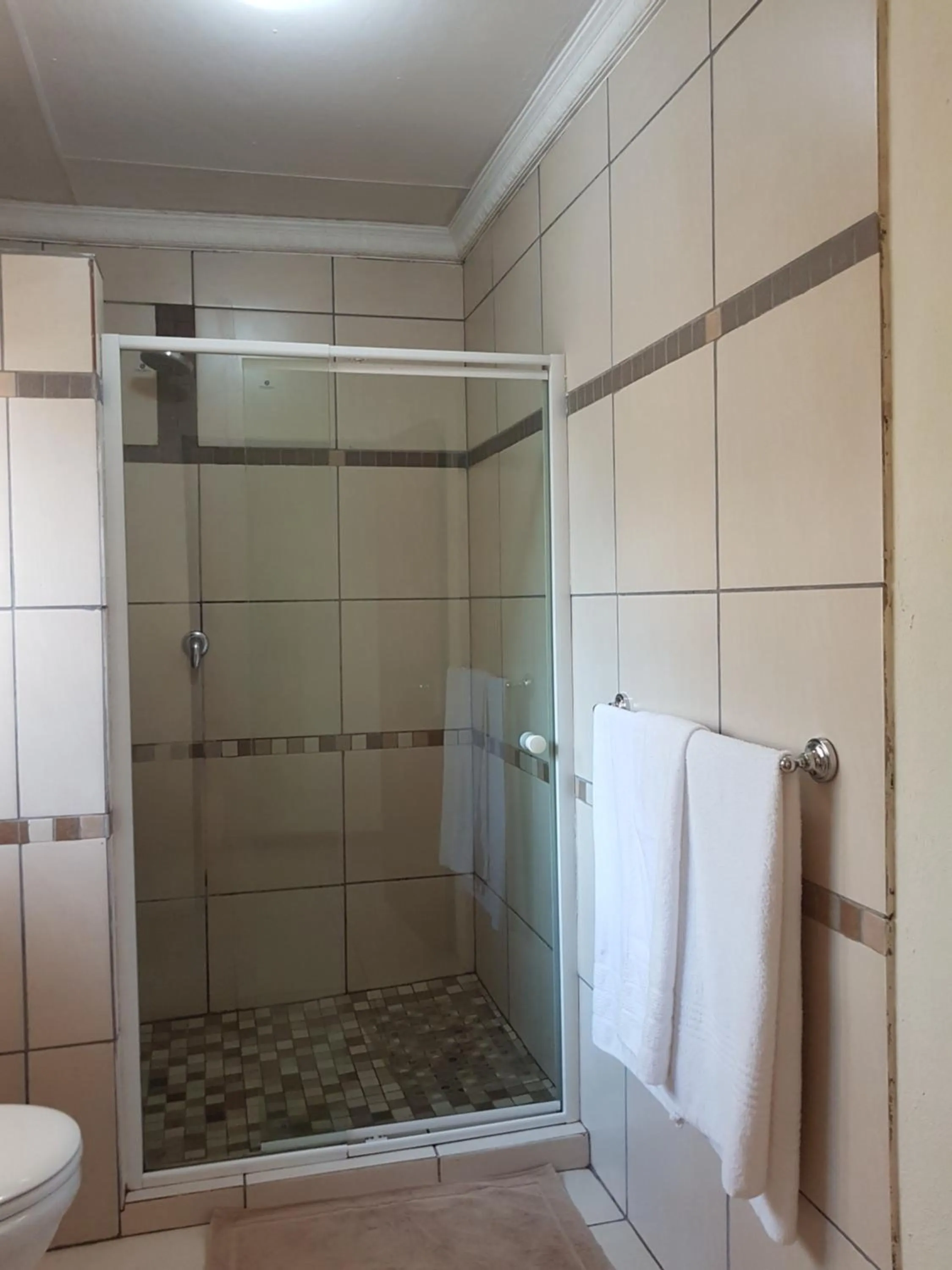 Shower in Sand River Cottages