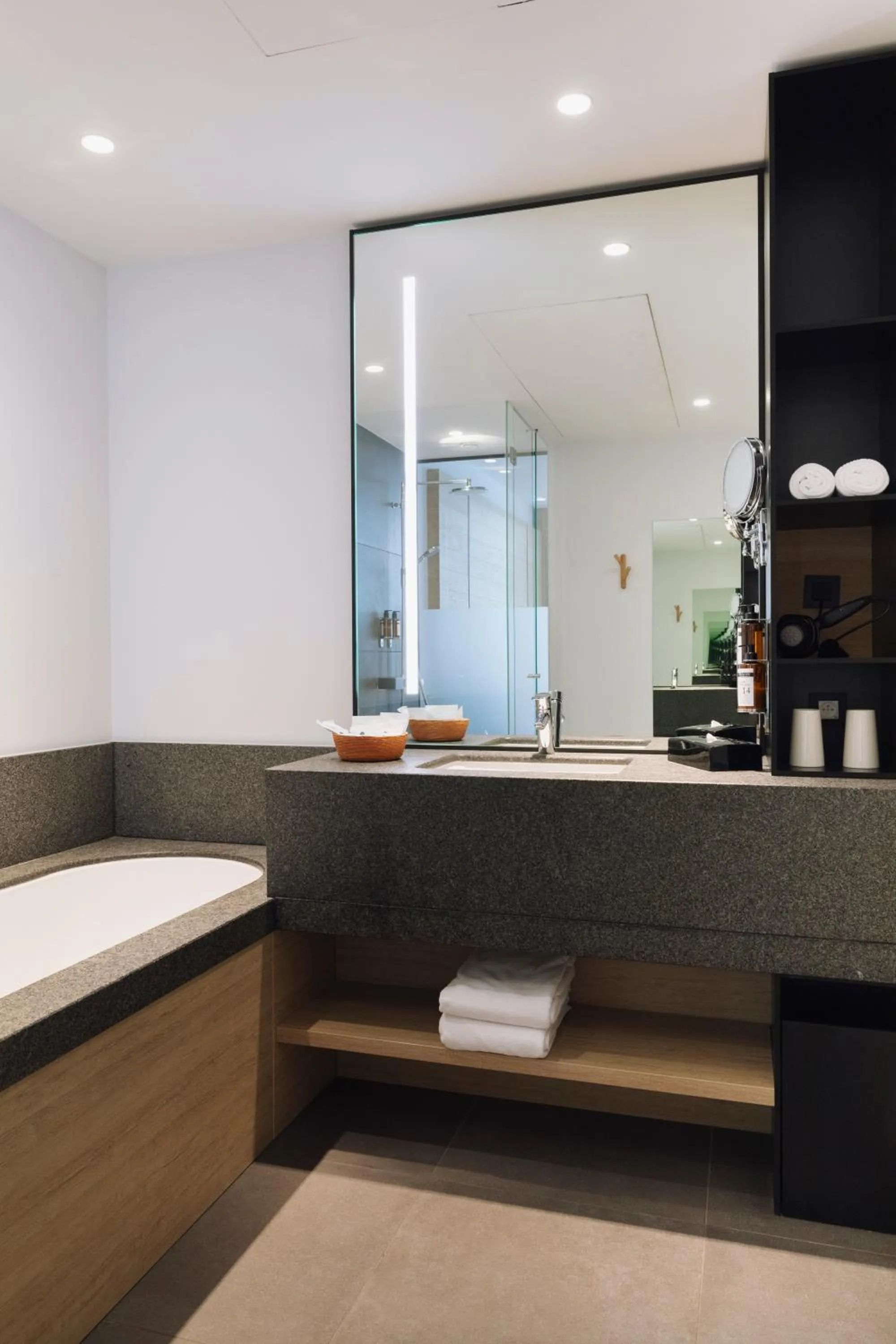 Bathroom, Bed in Domaine des Terres du Val