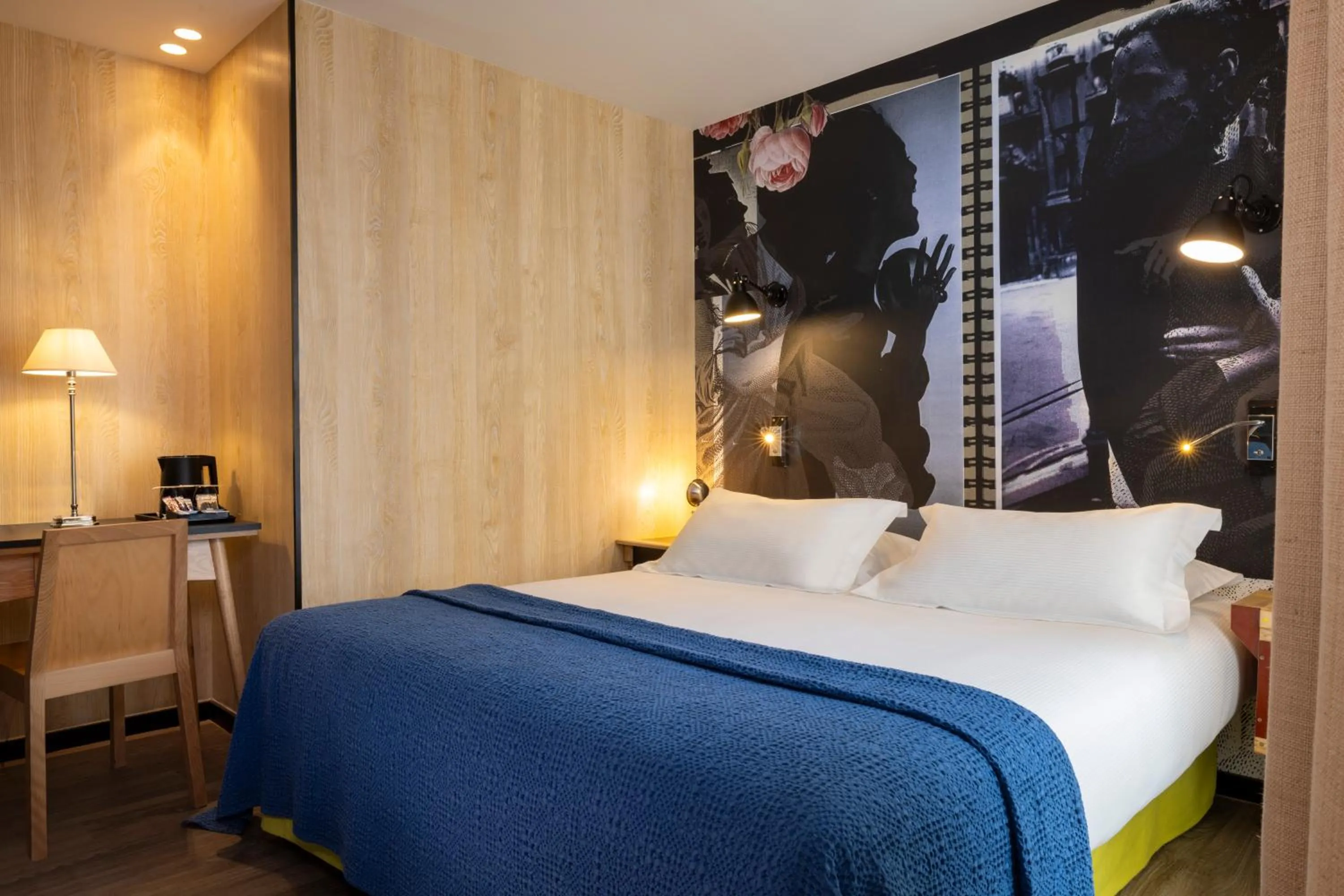 Bed in Hotel L’Antoine