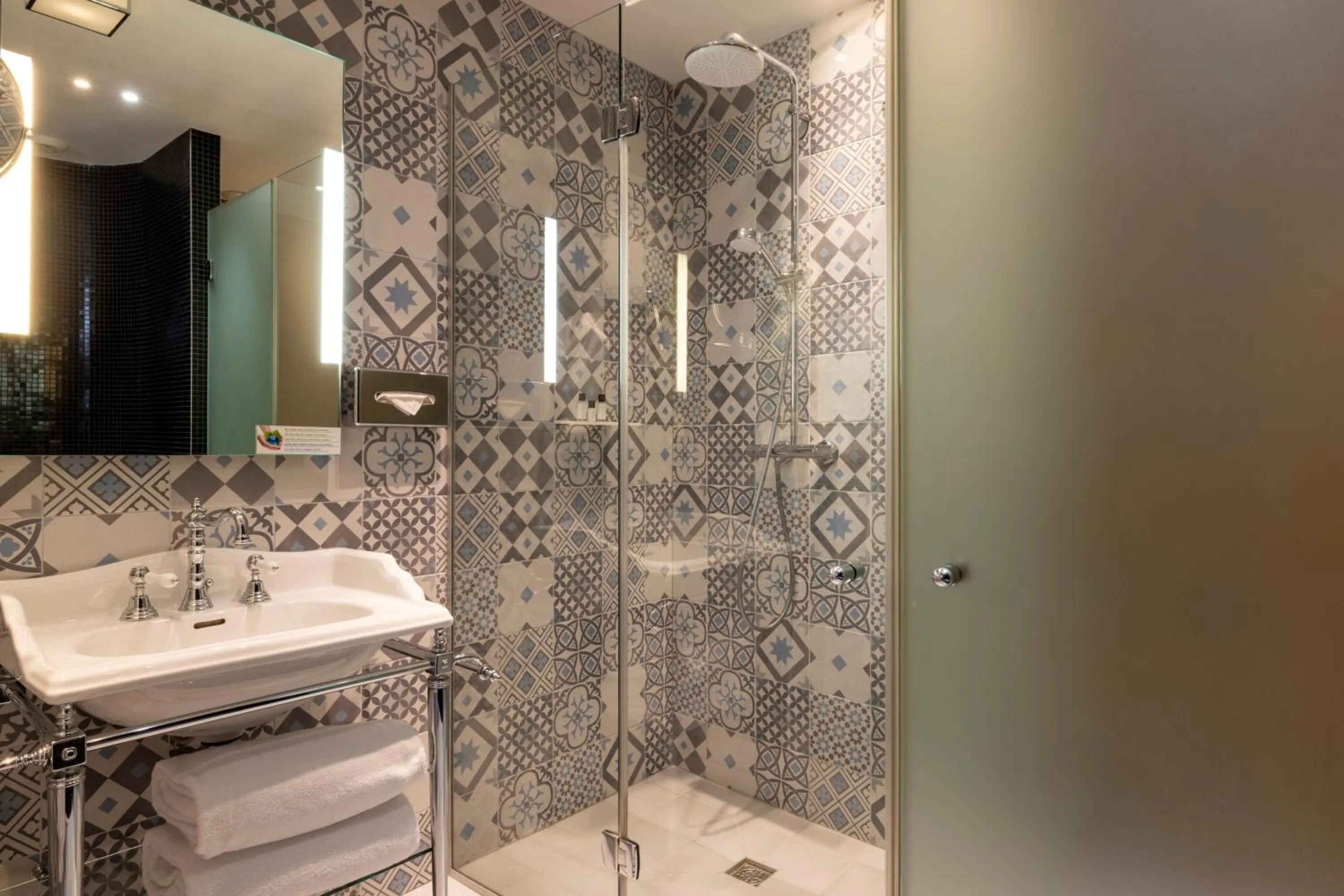 Shower in Hotel L’Antoine
