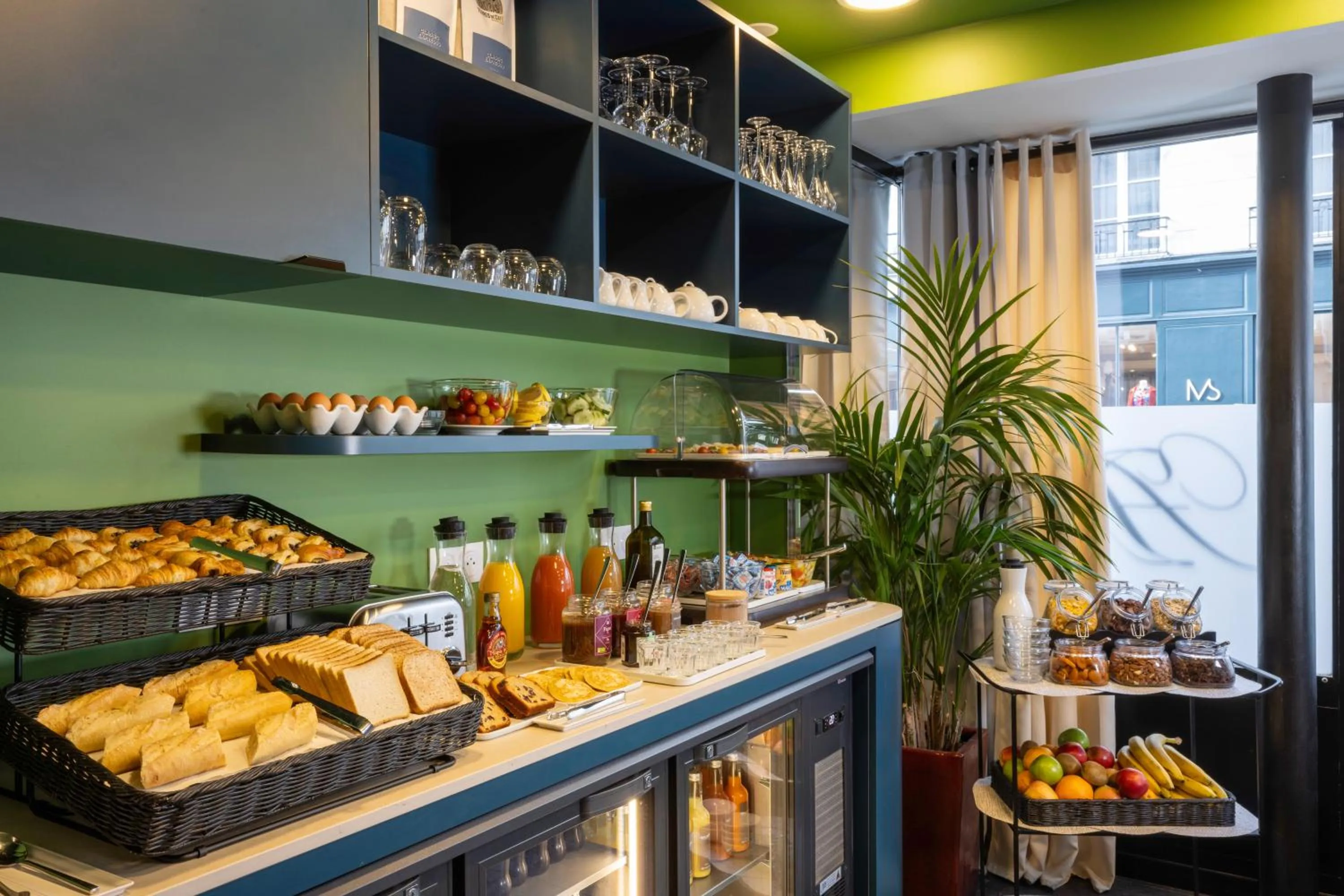 Buffet breakfast in Hotel L’Antoine