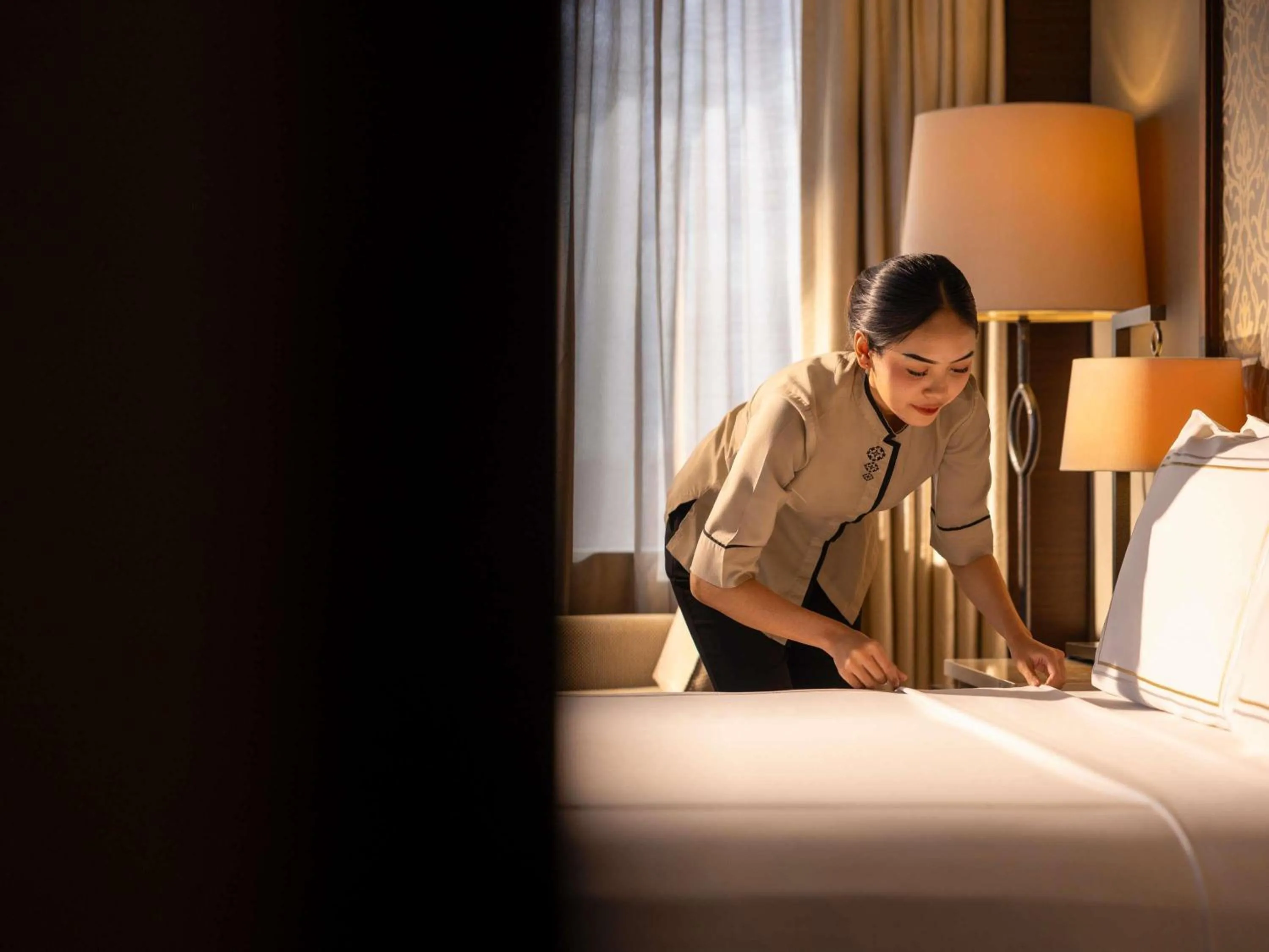 Photo of the whole room, Bed in Fairmont Jakarta