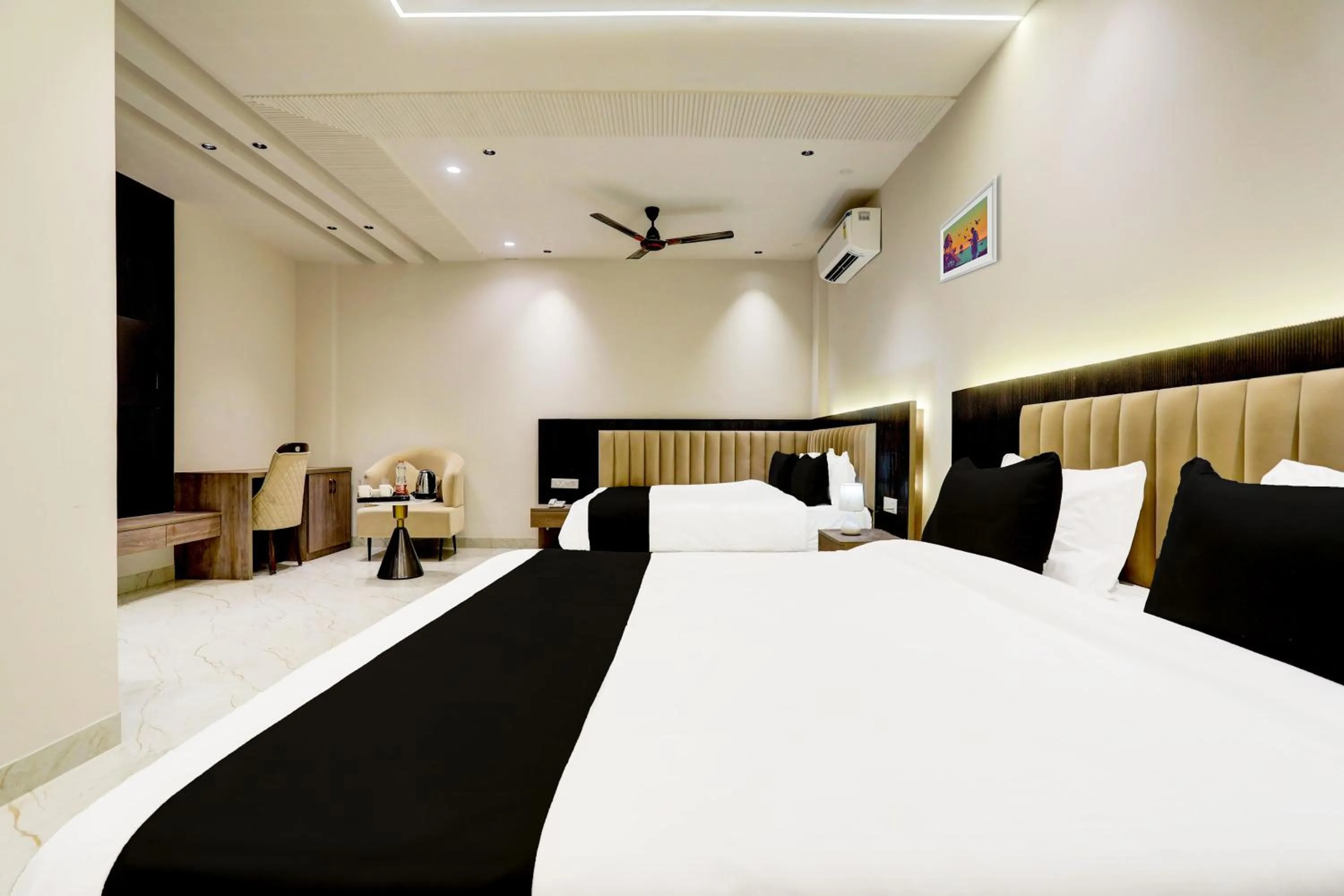 Bedroom, Bed in Collection O THE PARK LANE