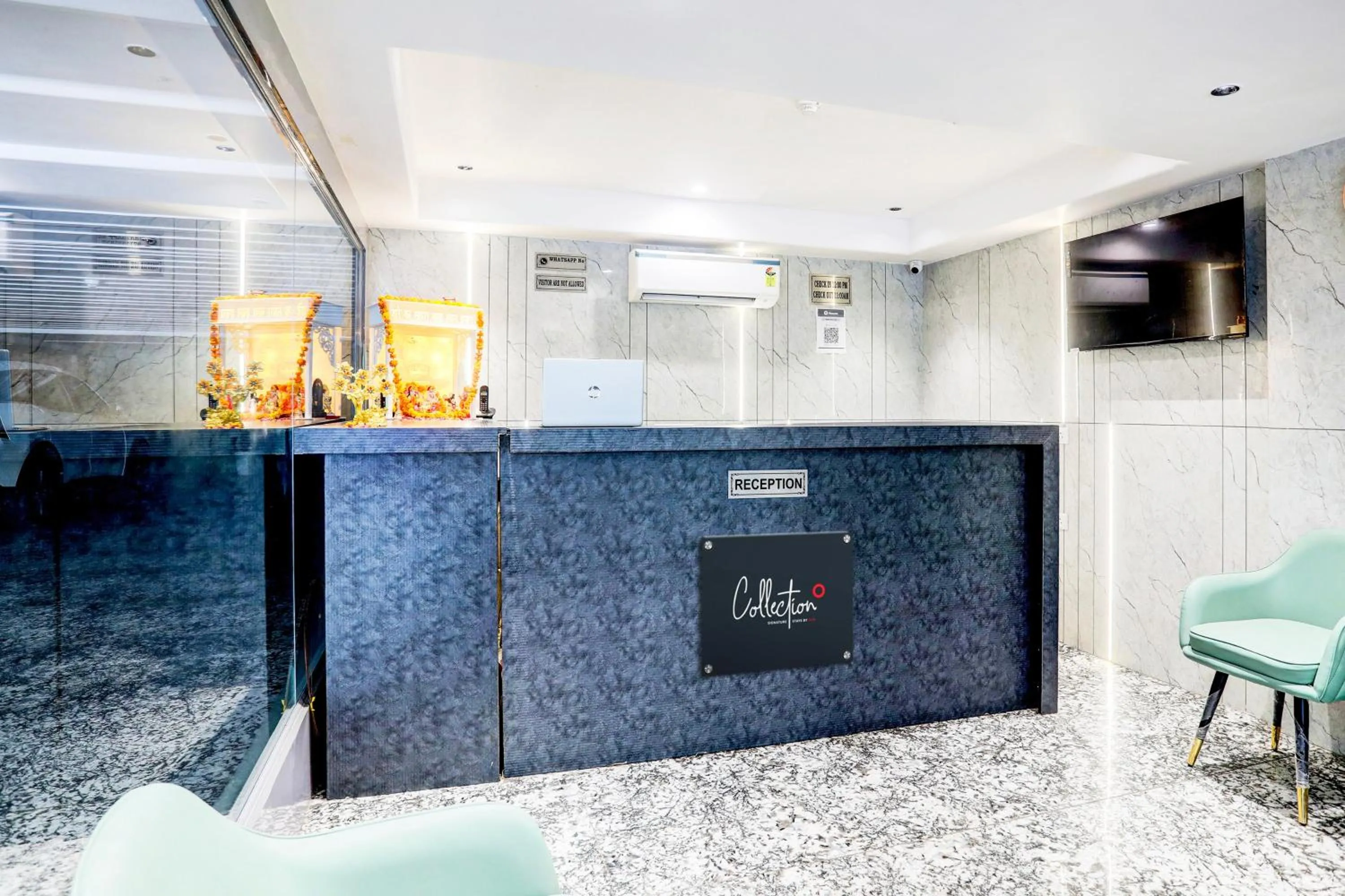 Lobby or reception in Collection O THE PARK LANE