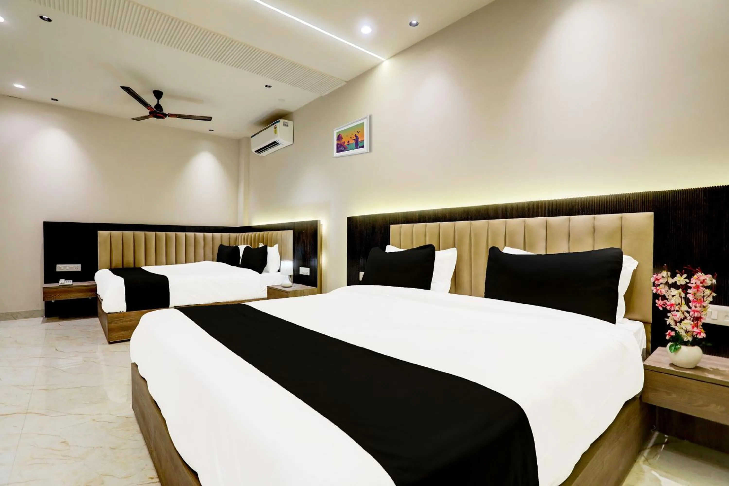 Bedroom, Bed in Collection O THE PARK LANE