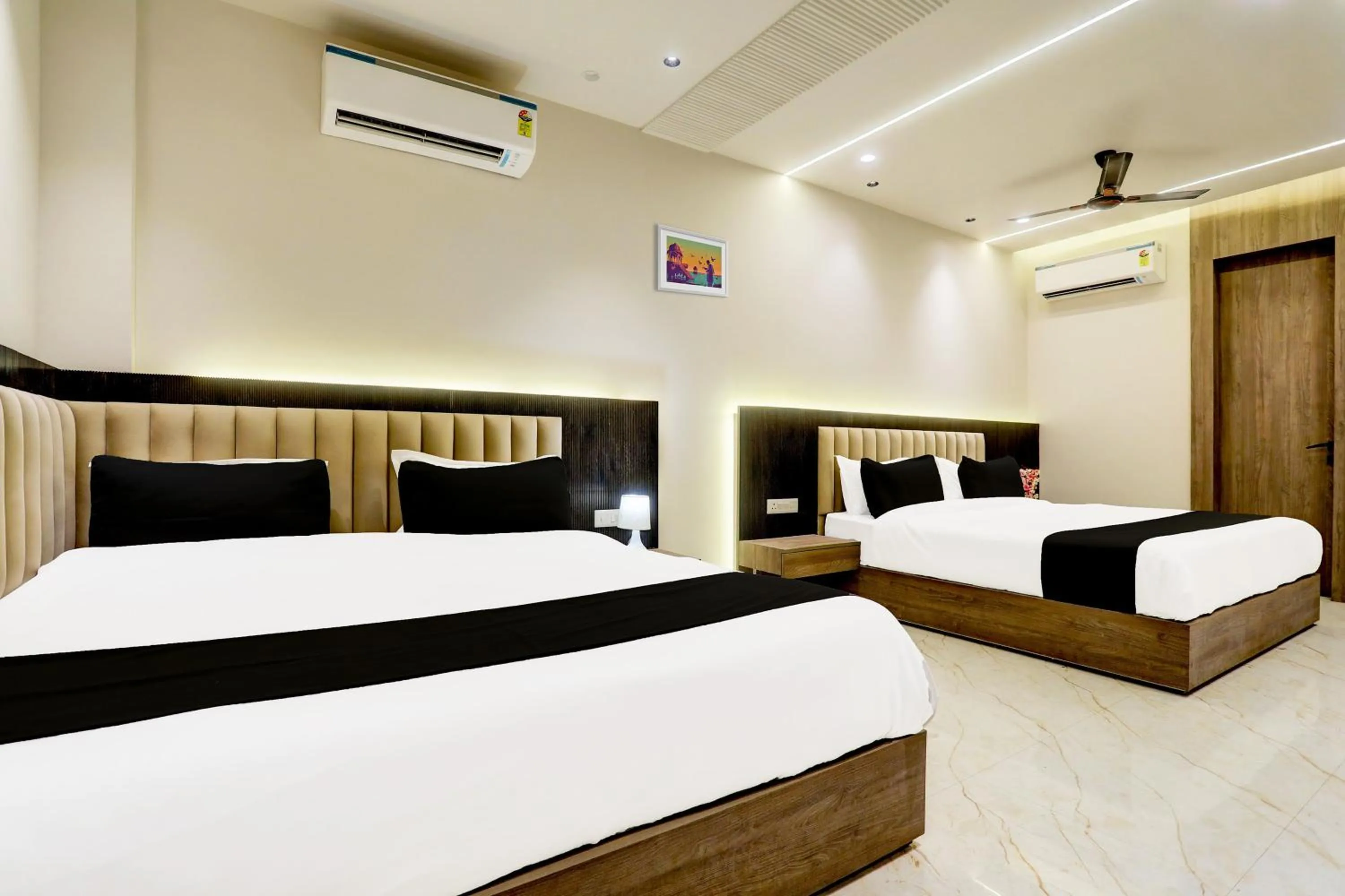 Bedroom, Bed in Collection O THE PARK LANE