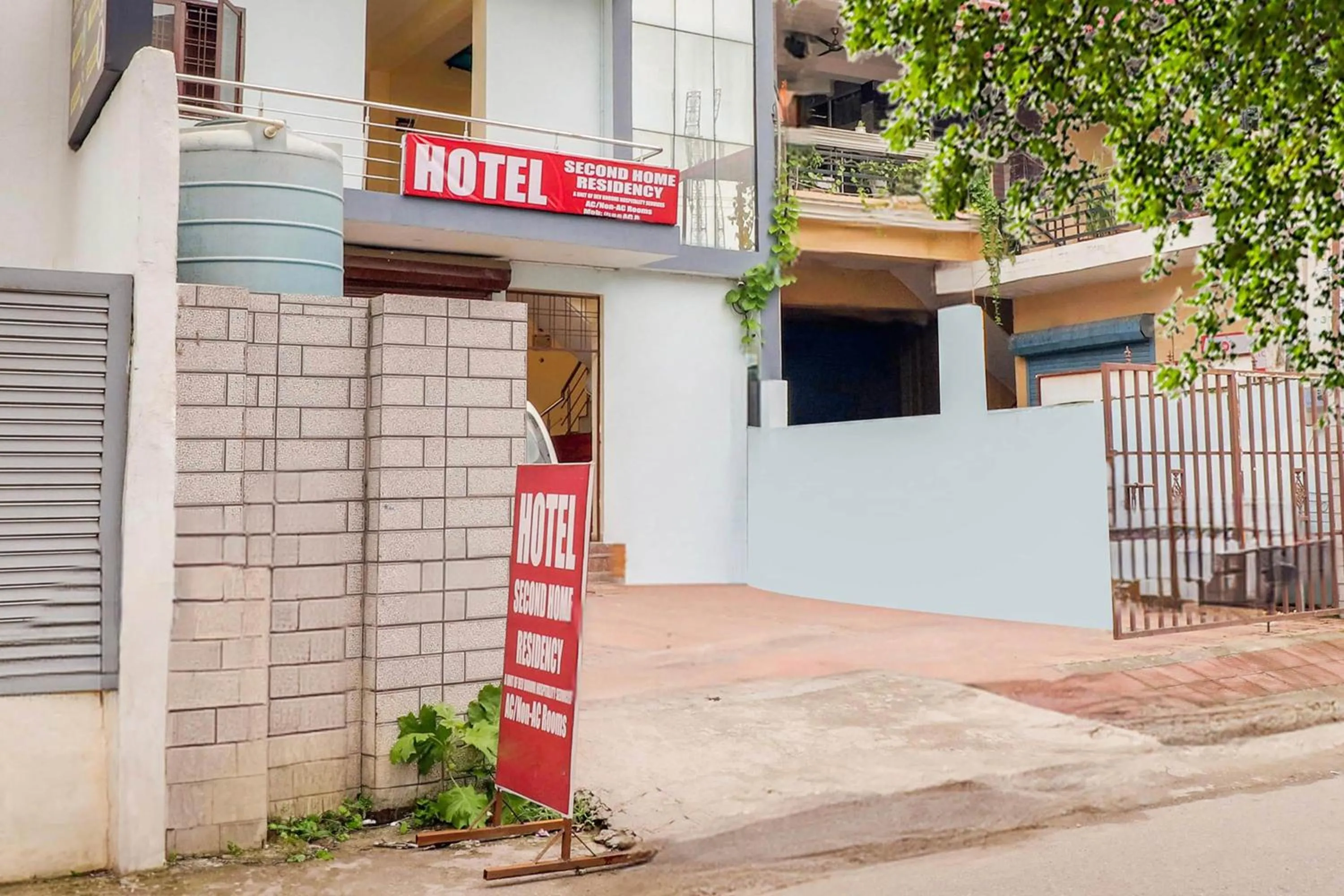 Facade/entrance in Hotel O Second Home Residency
