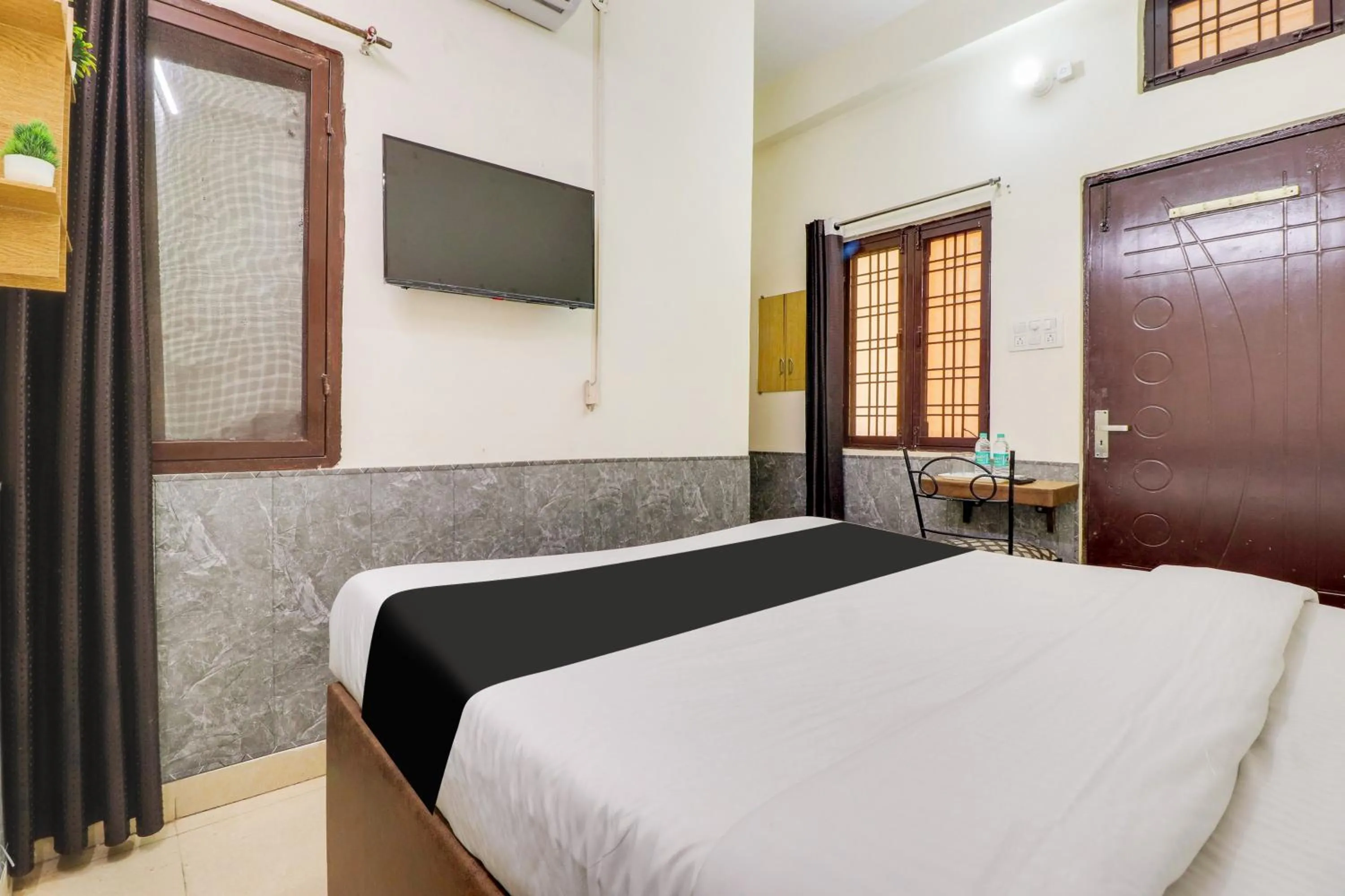 Bedroom, Bed in Hotel O Second Home Residency