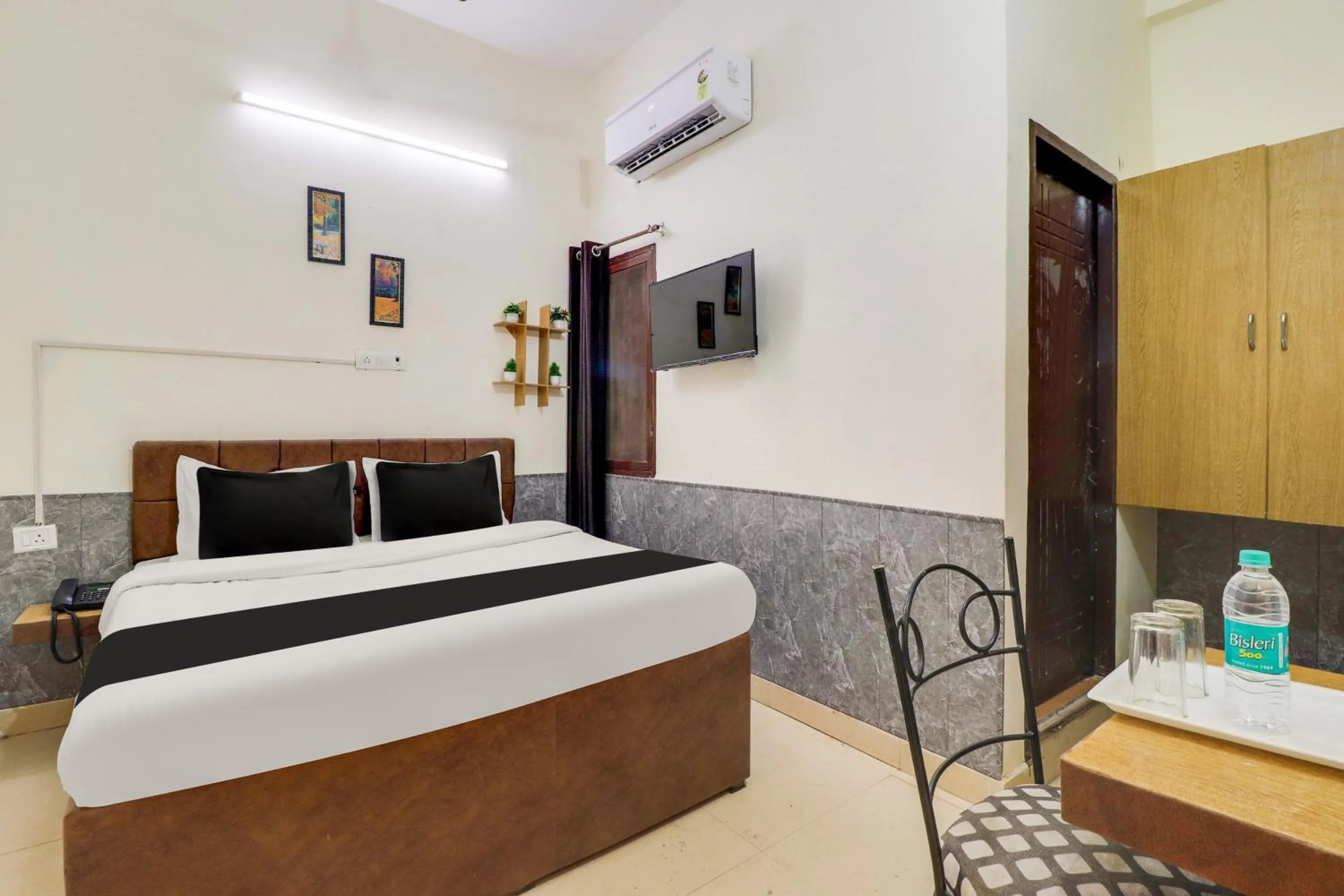 Bedroom, Bed in Hotel O Second Home Residency