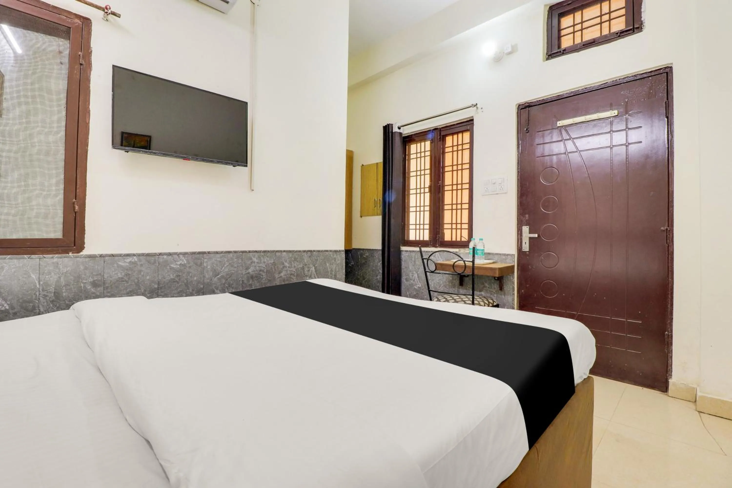 Bedroom, Bed in Hotel O Second Home Residency