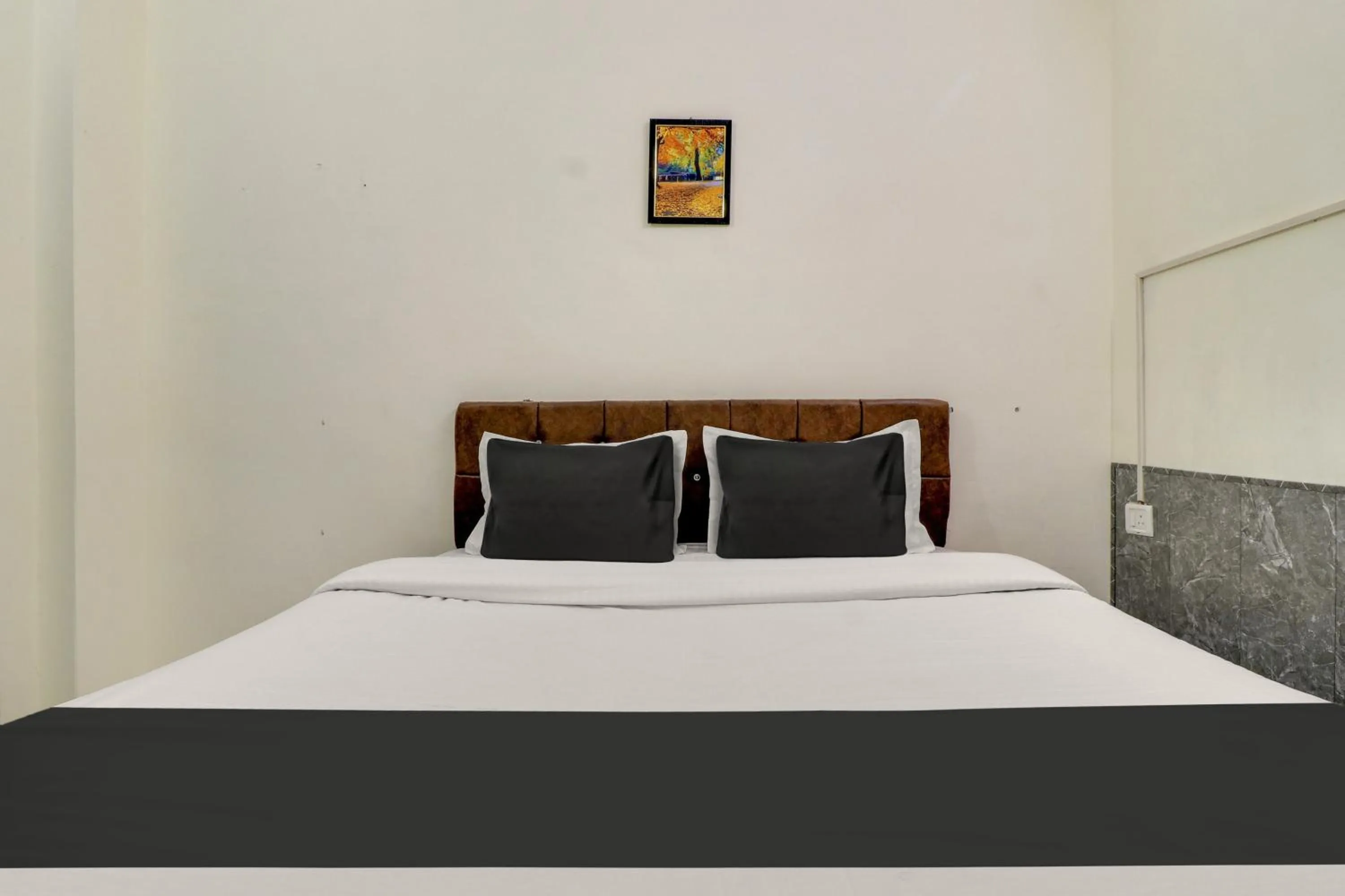 Bedroom, Bed in Hotel O Second Home Residency