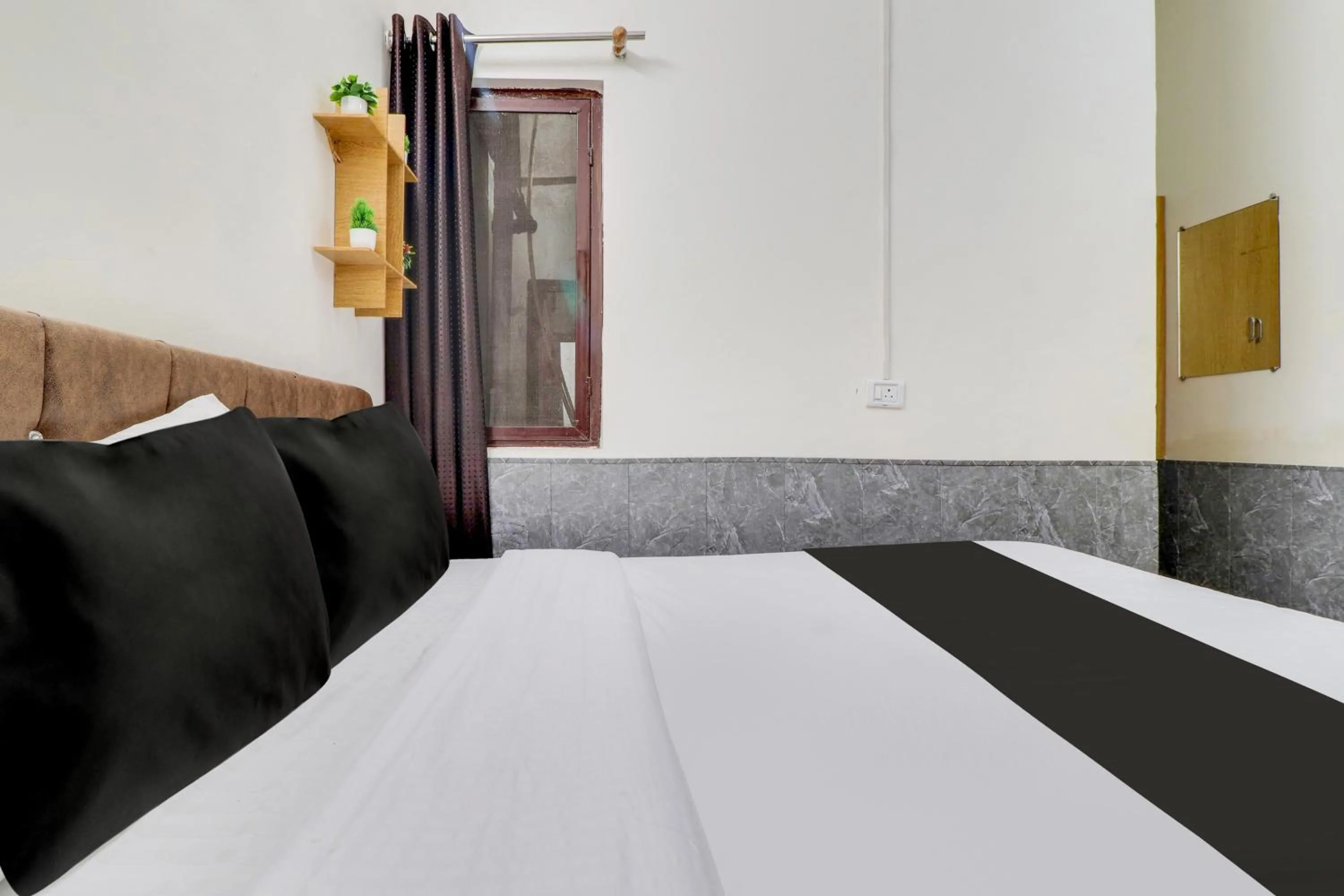 Bedroom, Bed in Hotel O Second Home Residency