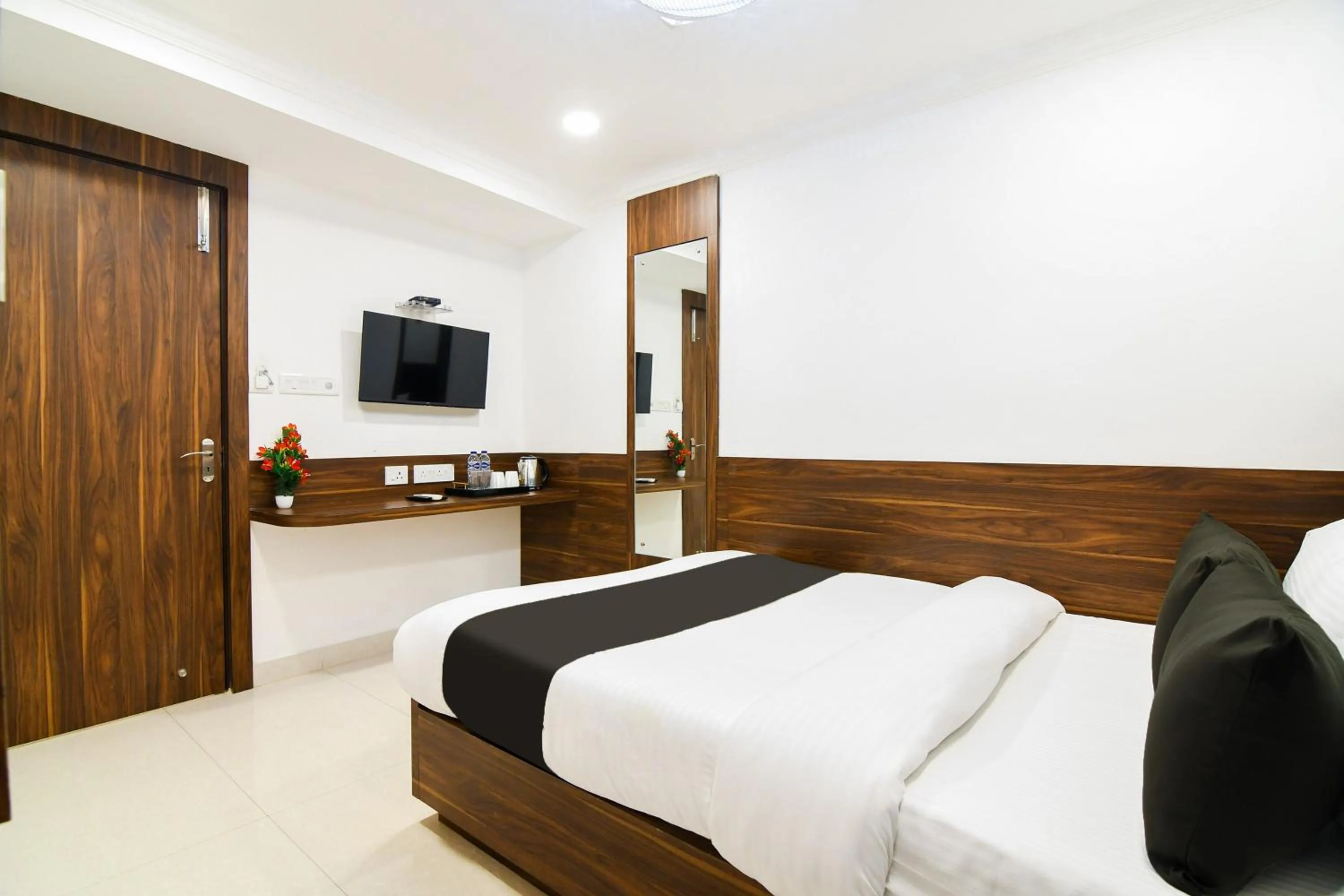 Bedroom, Bed in Super Hotel O Eminent Hotel