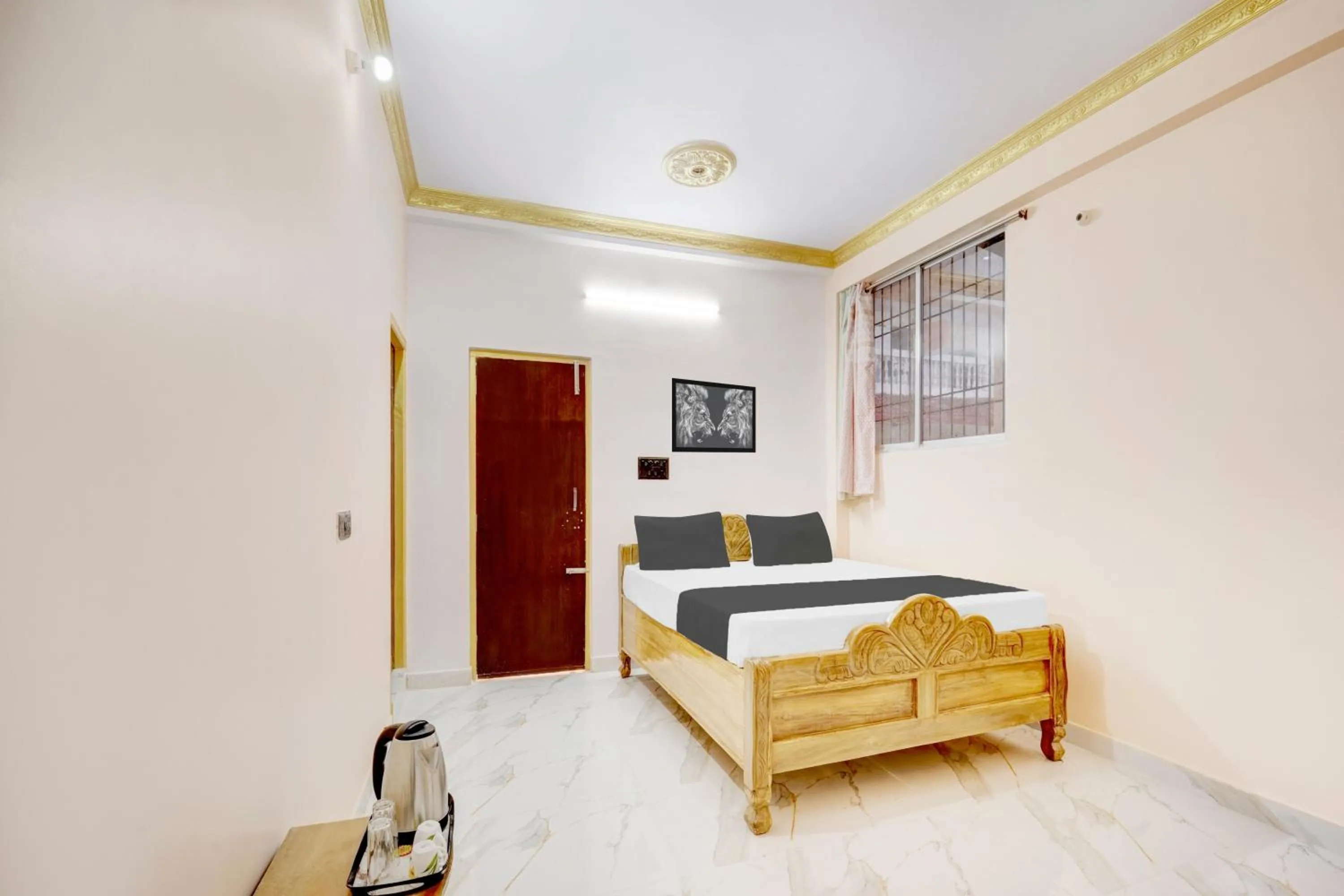 Bedroom, Bed in Hotel O Patliputra Golambar